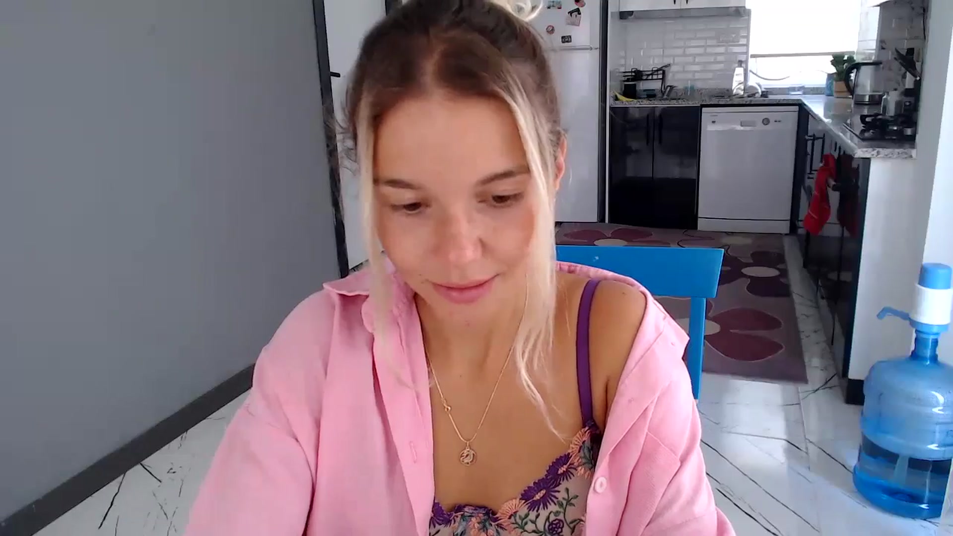 Gallery image thumbnail from Mollyluv1's myfreecams stream on, 07/11/2024, 09:19 image 14 of 20