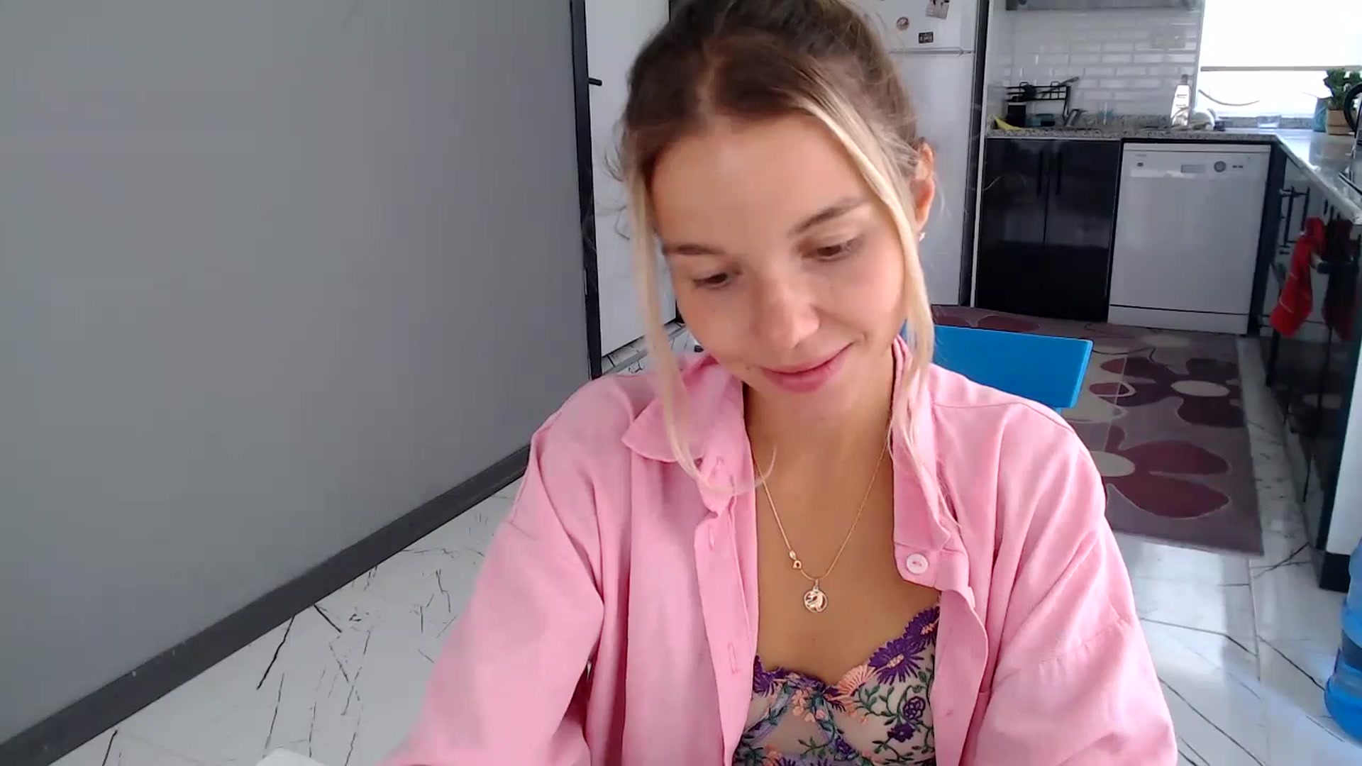 Gallery image thumbnail from Mollyluv1's myfreecams stream on, 07/11/2024, 10:28 image 5 of 20
