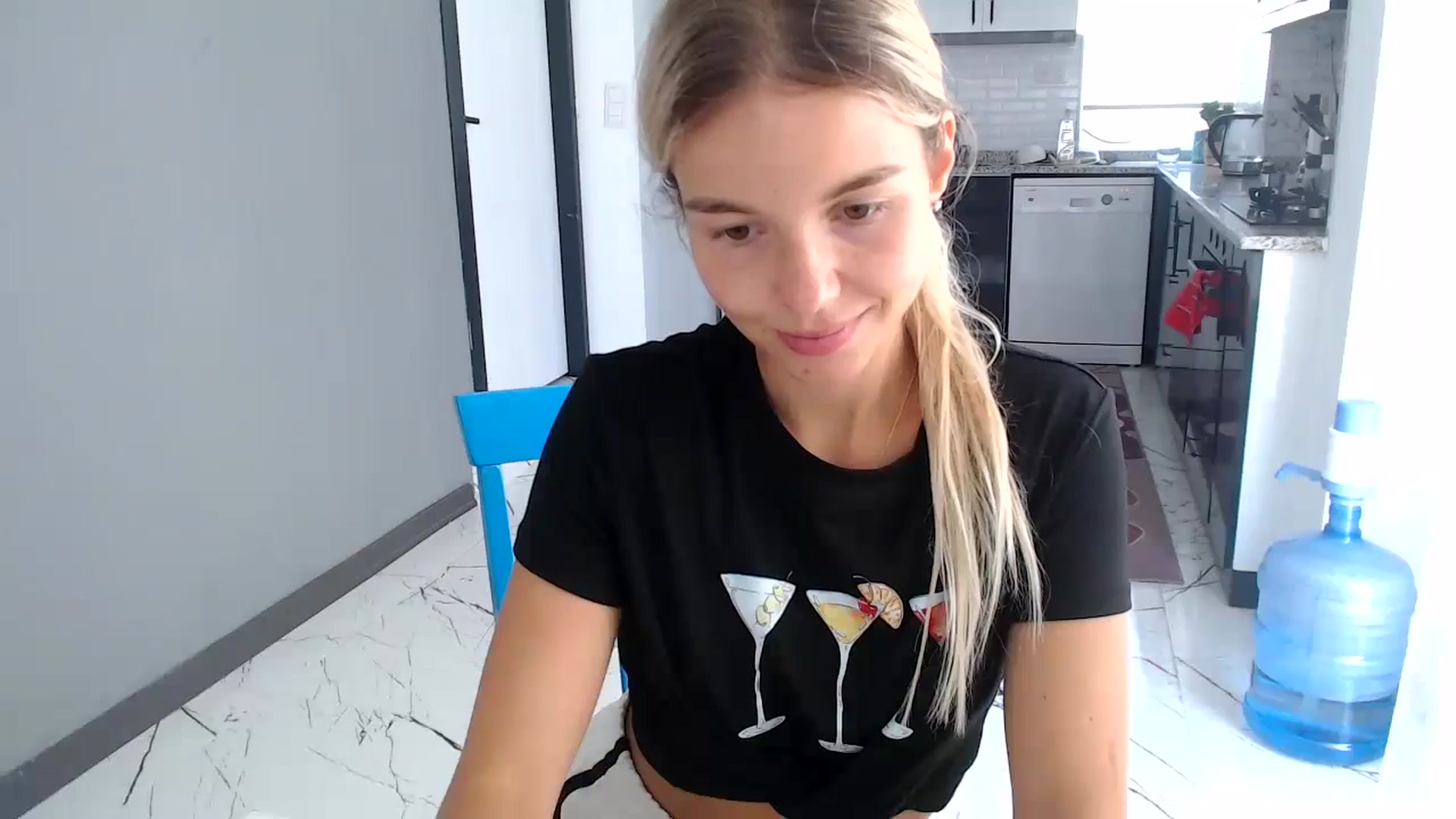 Gallery image thumbnail from Mollyluv1's myfreecams stream on, 07/13/2024, 11:54 image 10 of 20