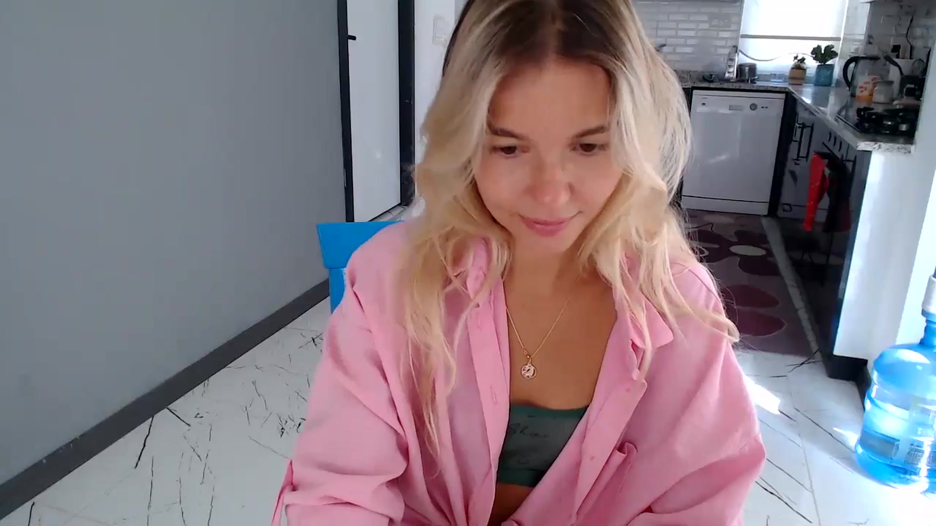 Gallery image thumbnail from Mollyluv1's myfreecams stream on, 07/19/2024, 07:11 image 8 of 20