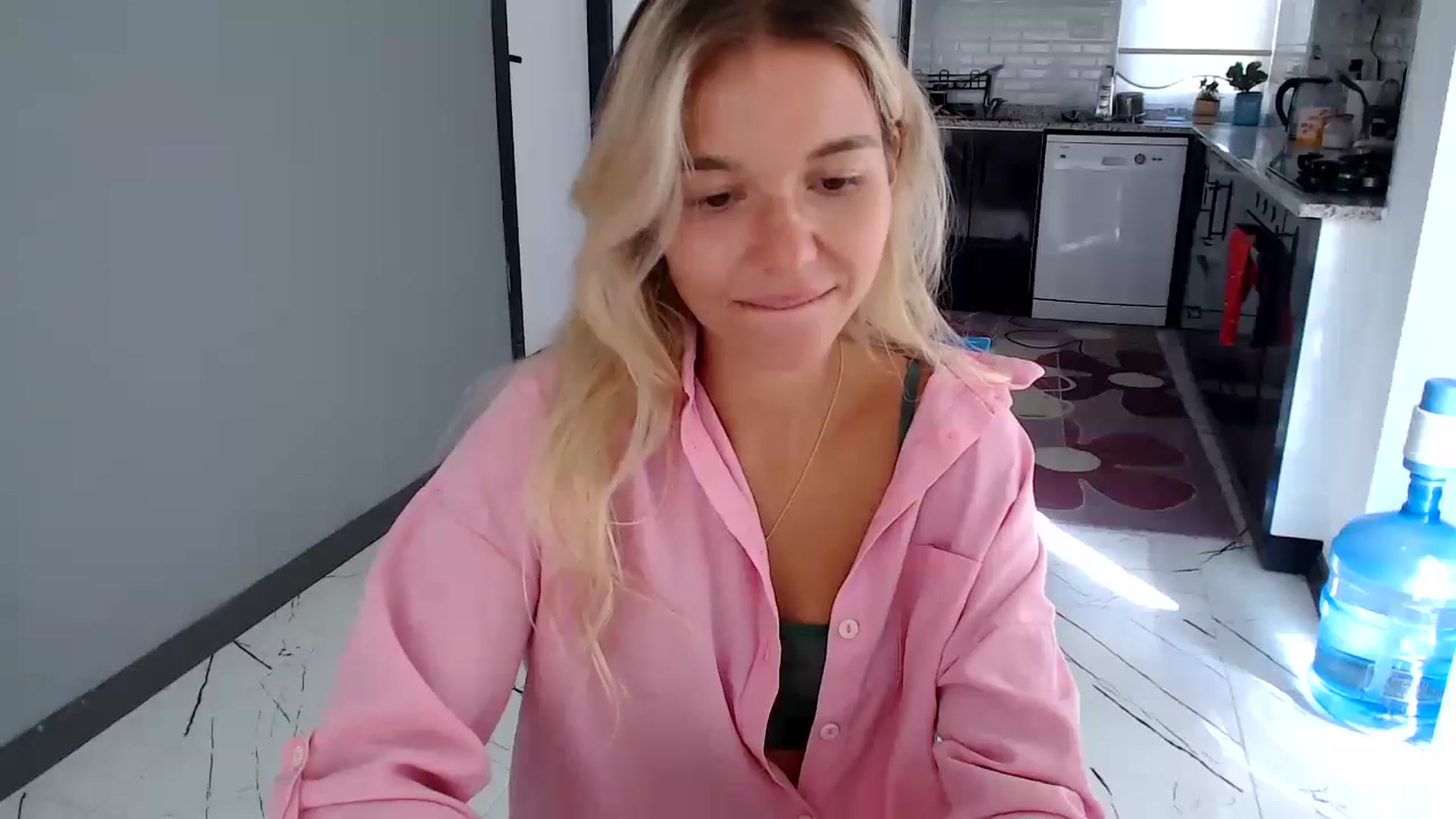 Gallery image thumbnail from Mollyluv1's myfreecams stream on, 07/19/2024, 07:11 image 1 of 20