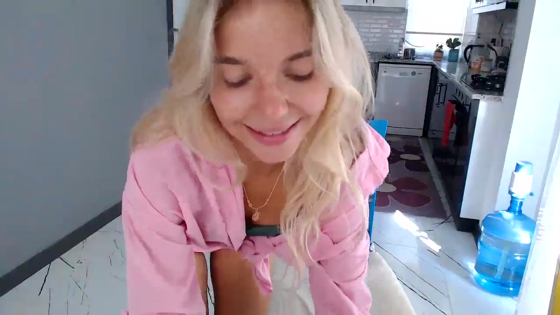 Gallery image thumbnail from Mollyluv1's myfreecams stream on, 07/19/2024, 07:50 image 2 of 20