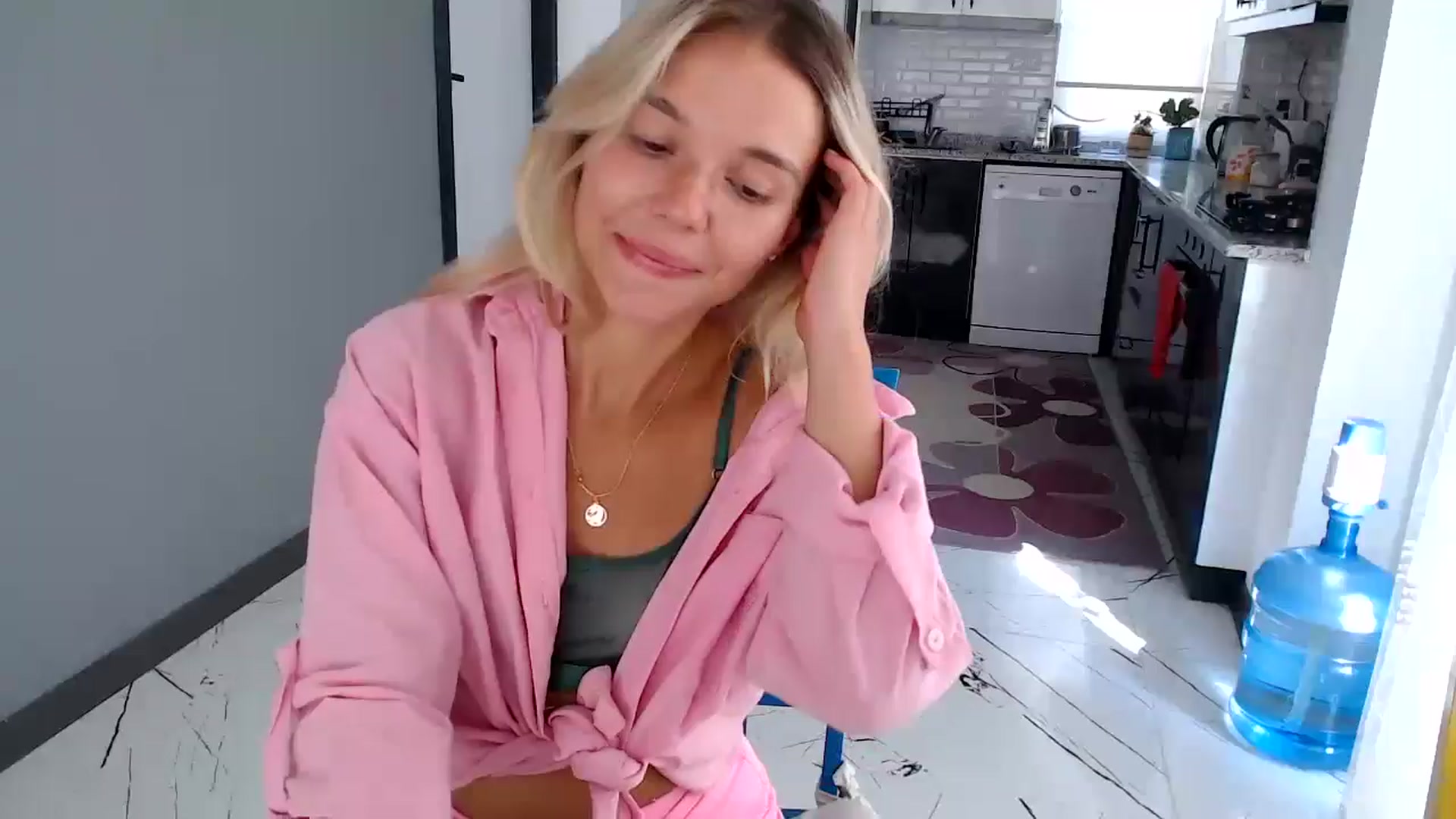 Gallery image thumbnail from Mollyluv1's myfreecams stream on, 07/19/2024, 07:50 image 1 of 20