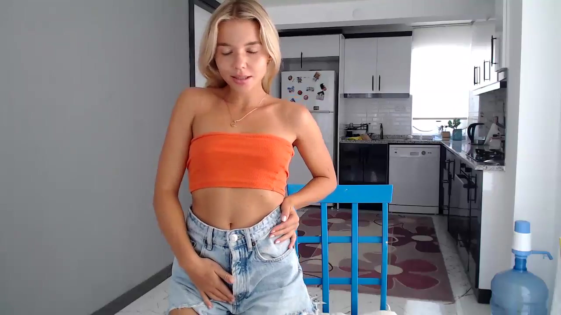 Gallery image thumbnail from Mollyluv1's myfreecams stream on, 09/03/2024, 11:59 image 4 of 20