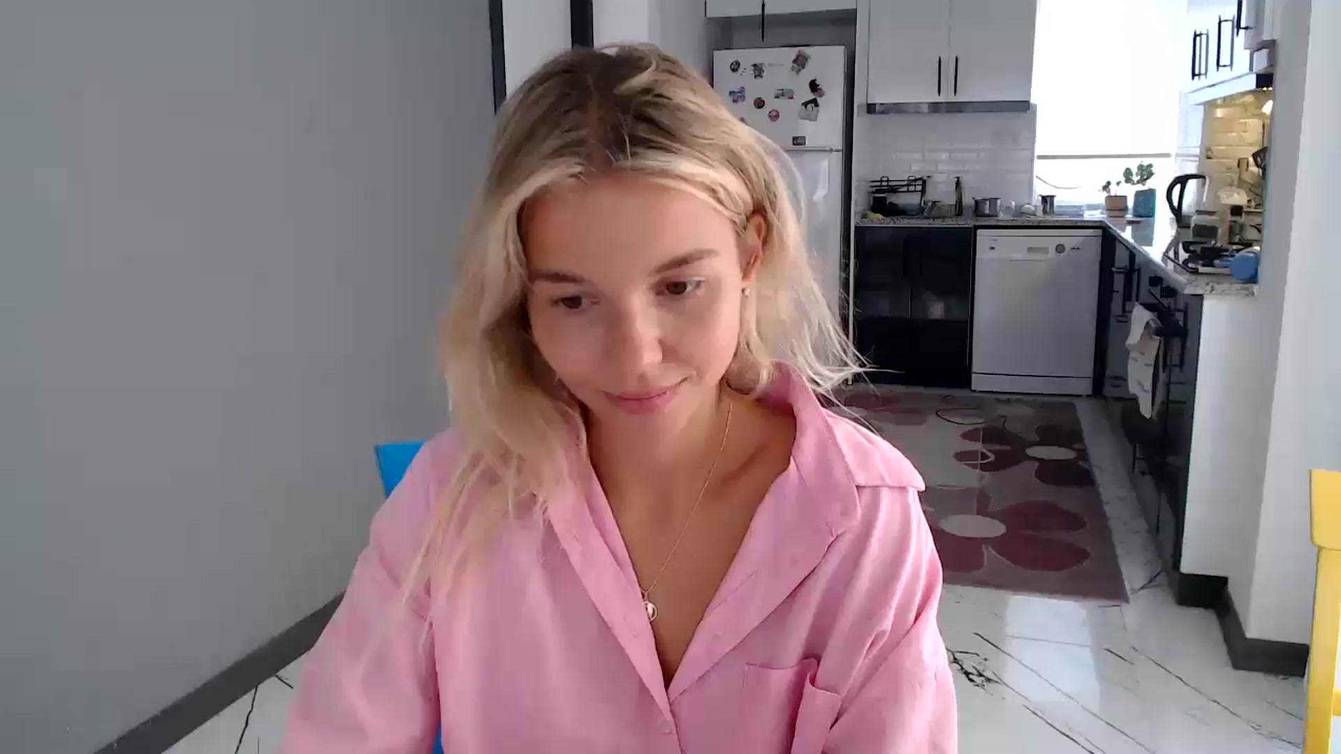Gallery image thumbnail from Mollyluv1's myfreecams stream on, 09/04/2024, 13:13 image 14 of 20