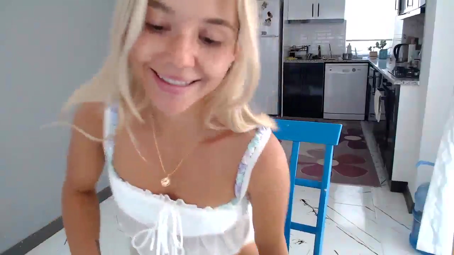 Gallery image thumbnail from Mollyluv1's myfreecams stream on, 09/06/2024, 10:16 image 9 of 20