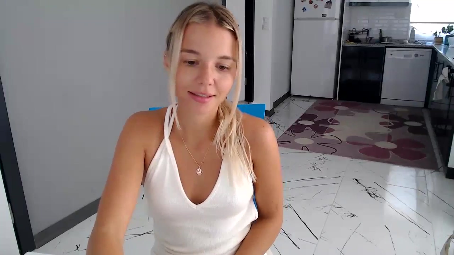 Gallery image thumbnail from Mollyluv1's myfreecams stream on, 09/07/2024, 12:02 image 4 of 20