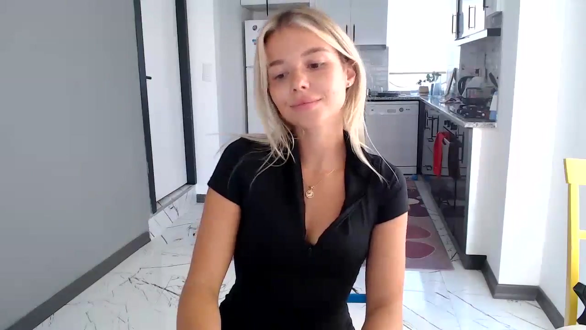 Gallery image thumbnail from Mollyluv1's myfreecams stream on, 09/15/2024, 14:16 image 14 of 20