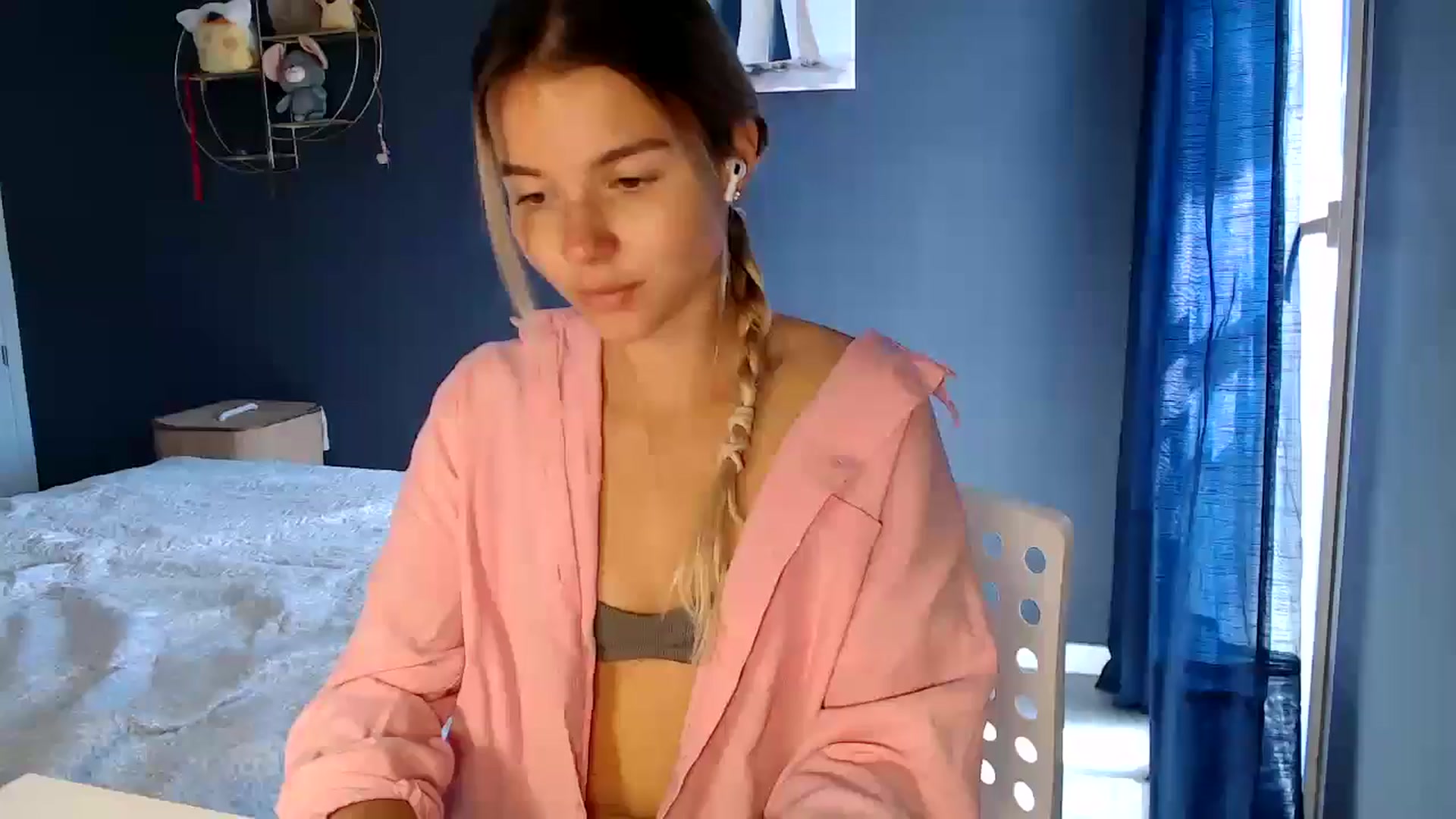 Gallery image thumbnail from Mollyluv1's myfreecams stream on, 02/02/2025, 13:01 image 14 of 20