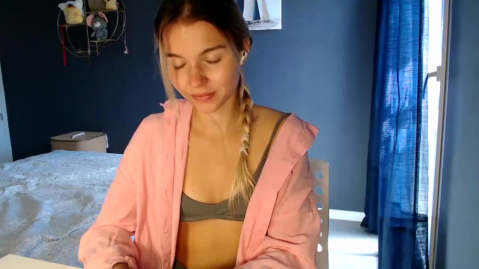 Gallery image thumbnail from Mollyluv1's myfreecams stream on, 02/02/2025, 13:01 image 5 of 20