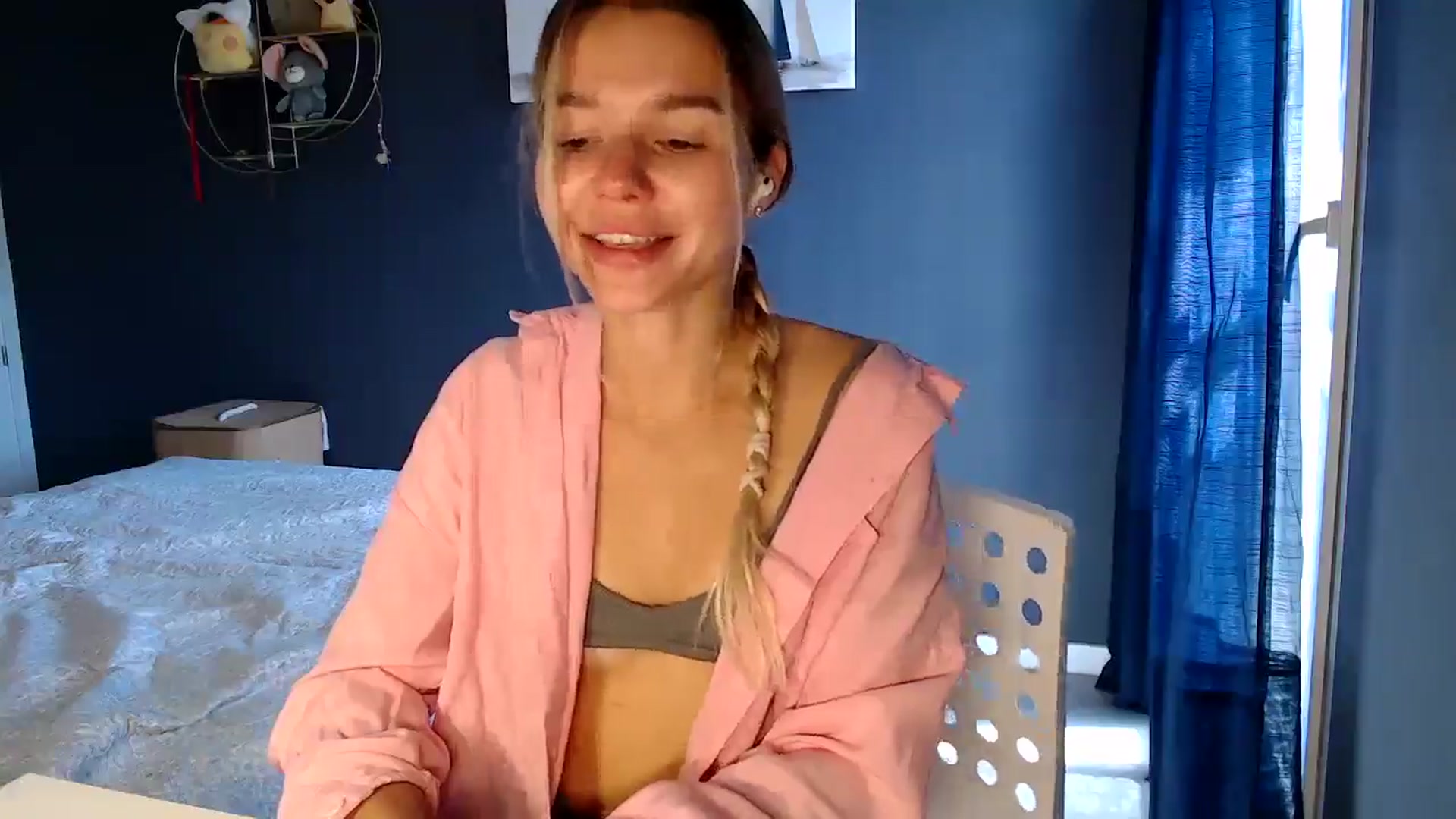 Gallery image thumbnail from Mollyluv1's myfreecams stream on, 02/02/2025, 13:01 image 18 of 20