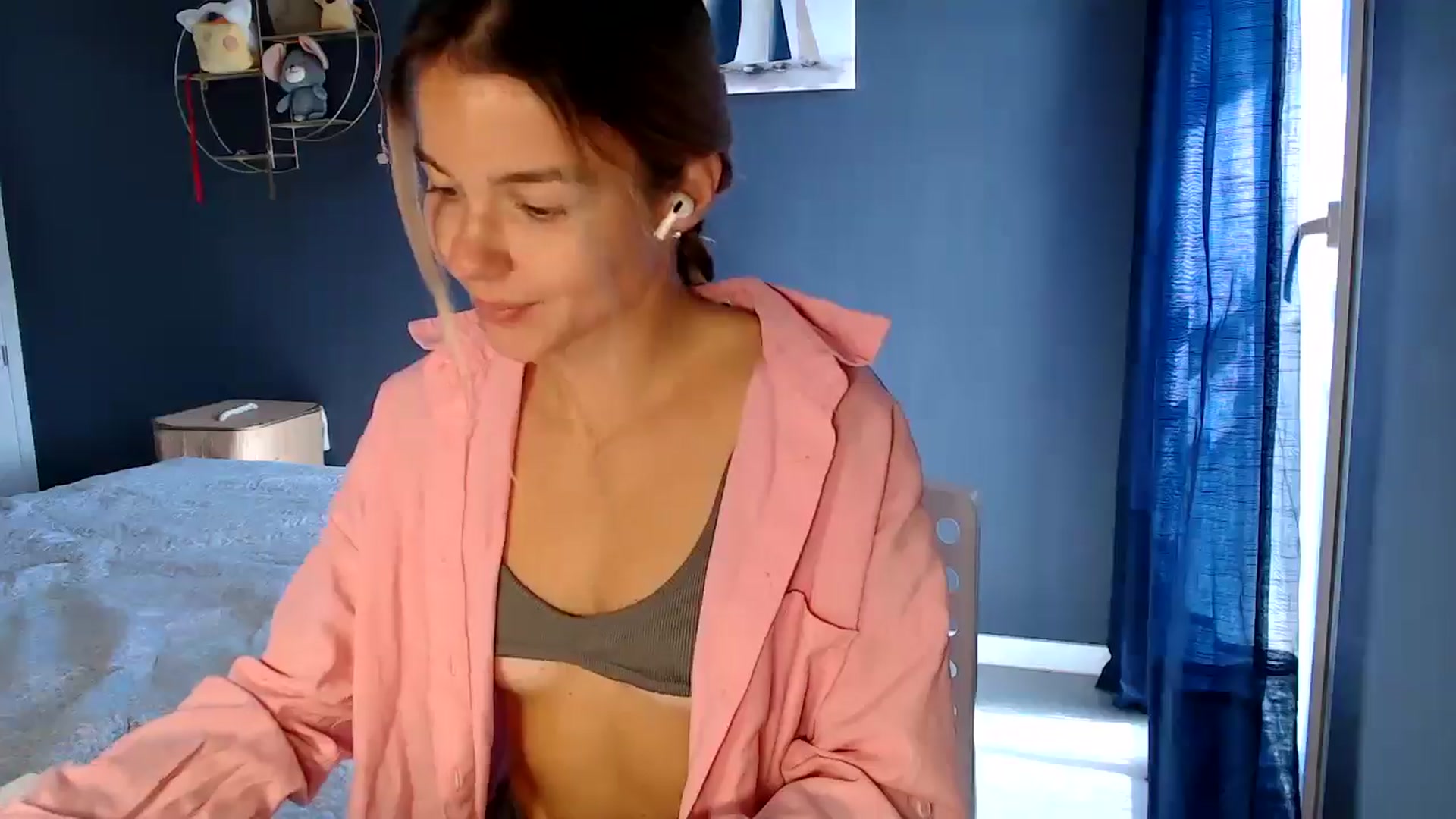 Gallery image thumbnail from Mollyluv1's myfreecams stream on, 02/02/2025, 13:30 image 8 of 20