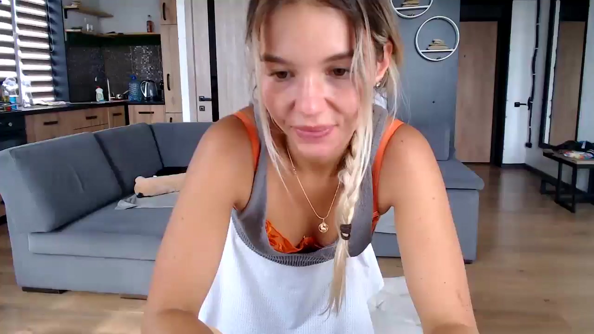 Gallery image thumbnail from Mollyluv1's myfreecams stream on, 08/12/2025, 12:41 image 19 of 20