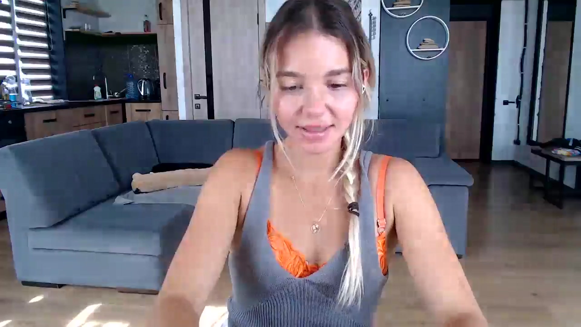 Gallery image thumbnail from Mollyluv1's myfreecams stream on, 08/12/2025, 12:41 image 12 of 20