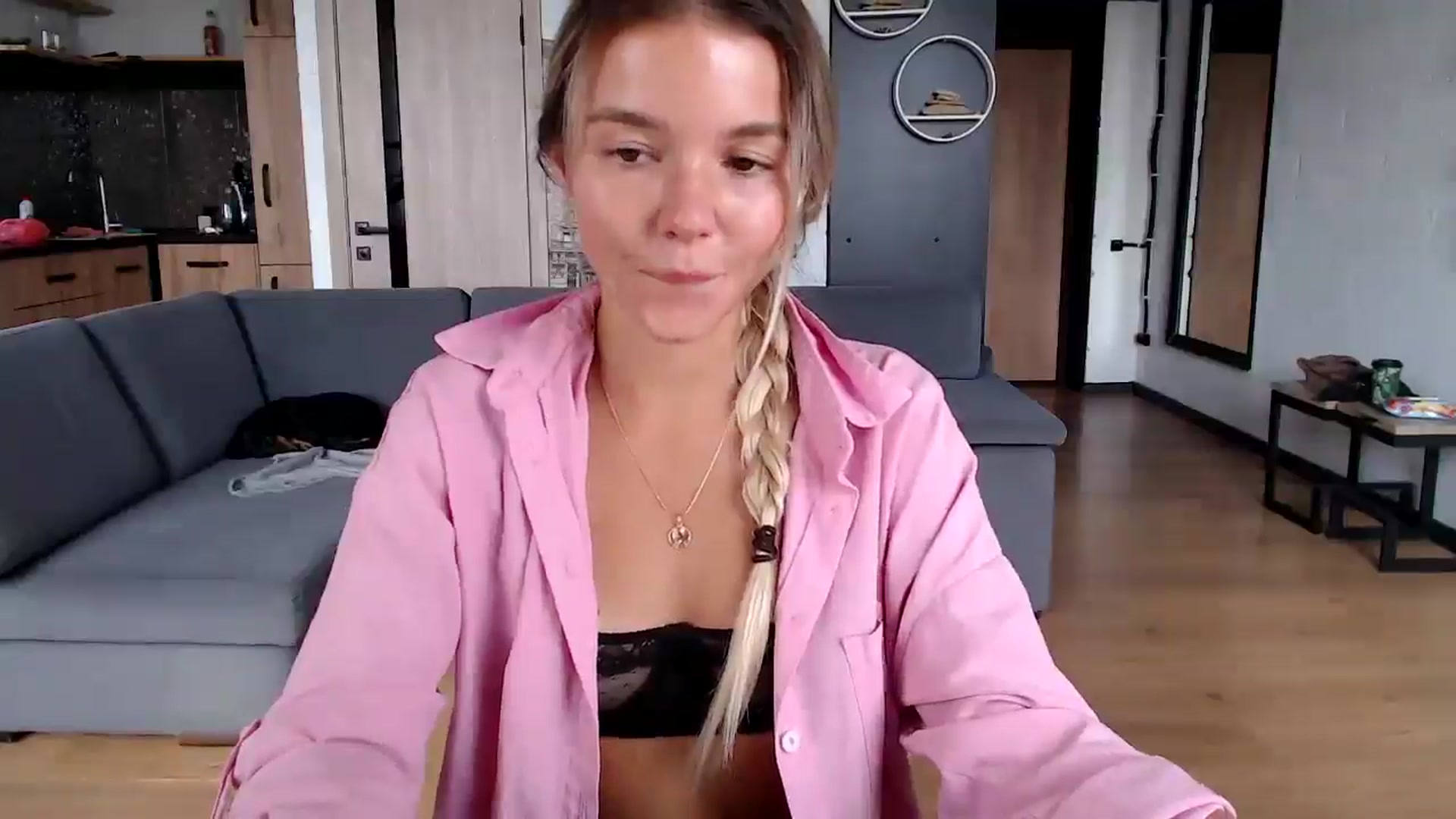 Gallery image thumbnail from Mollyluv1's myfreecams stream on, 08/15/2025, 13:03 image 15 of 20