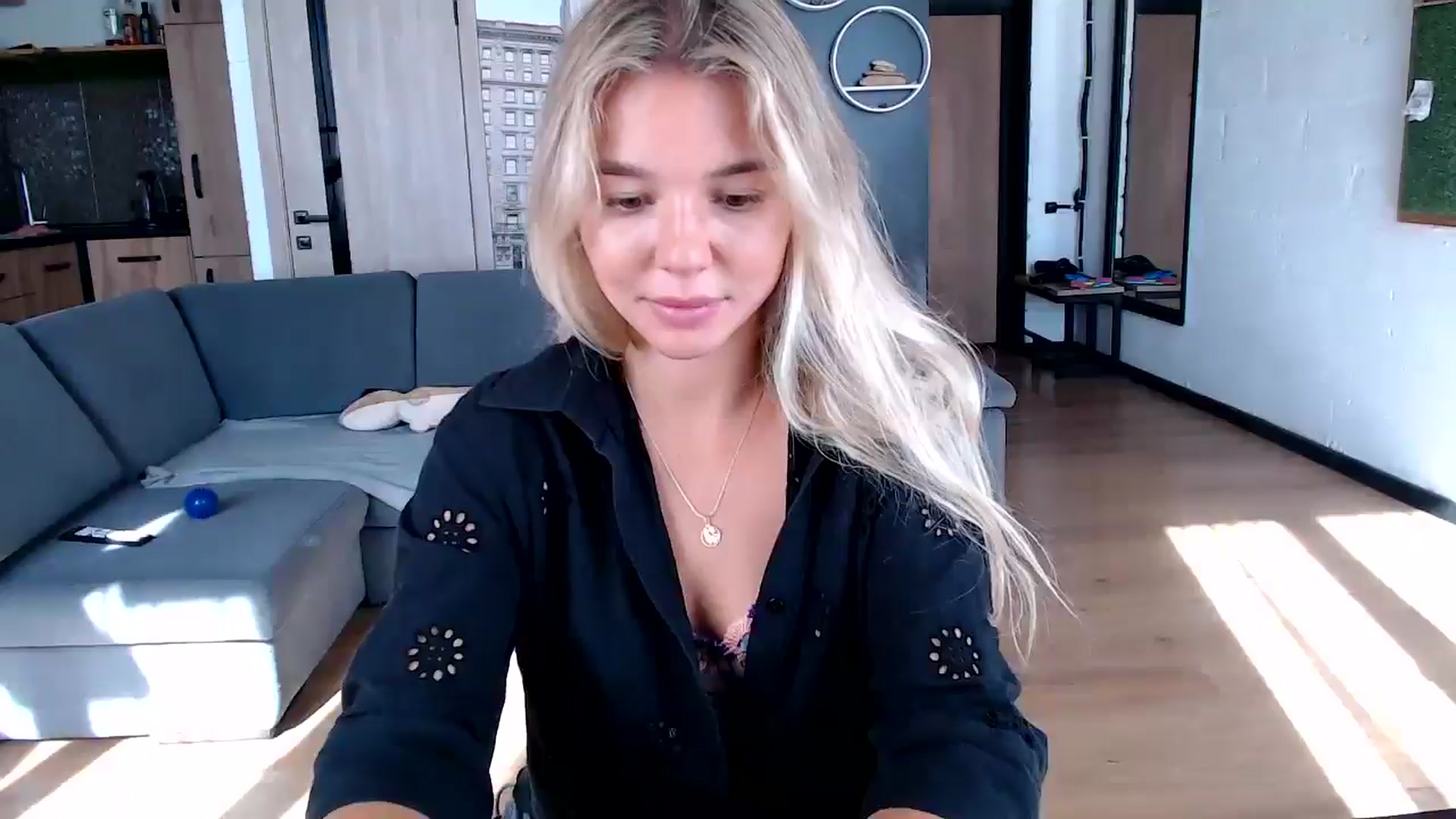 Gallery image thumbnail from Mollyluv1's myfreecams stream on, 09/02/2025, 12:45 image 15 of 20
