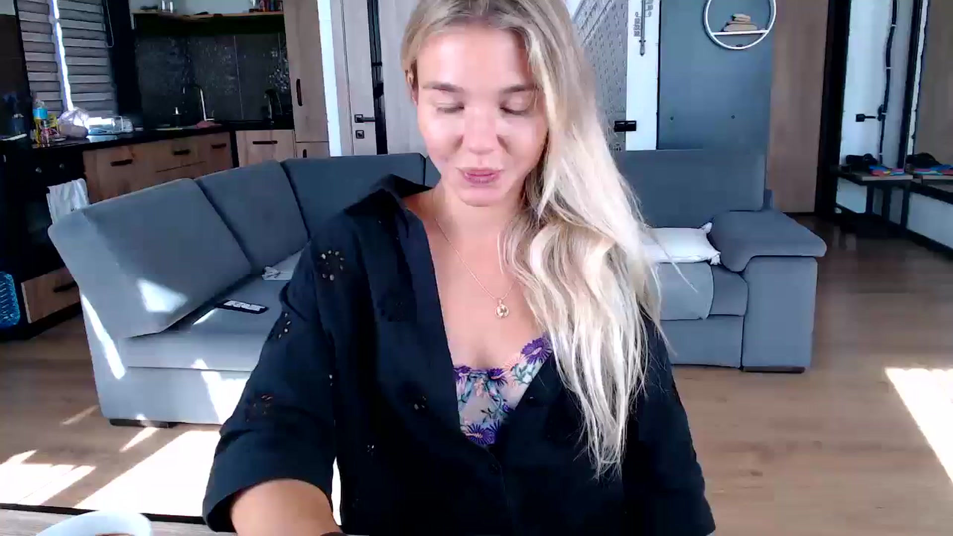 Gallery image thumbnail from Mollyluv1's myfreecams stream on, 09/02/2025, 12:45 image 1 of 20