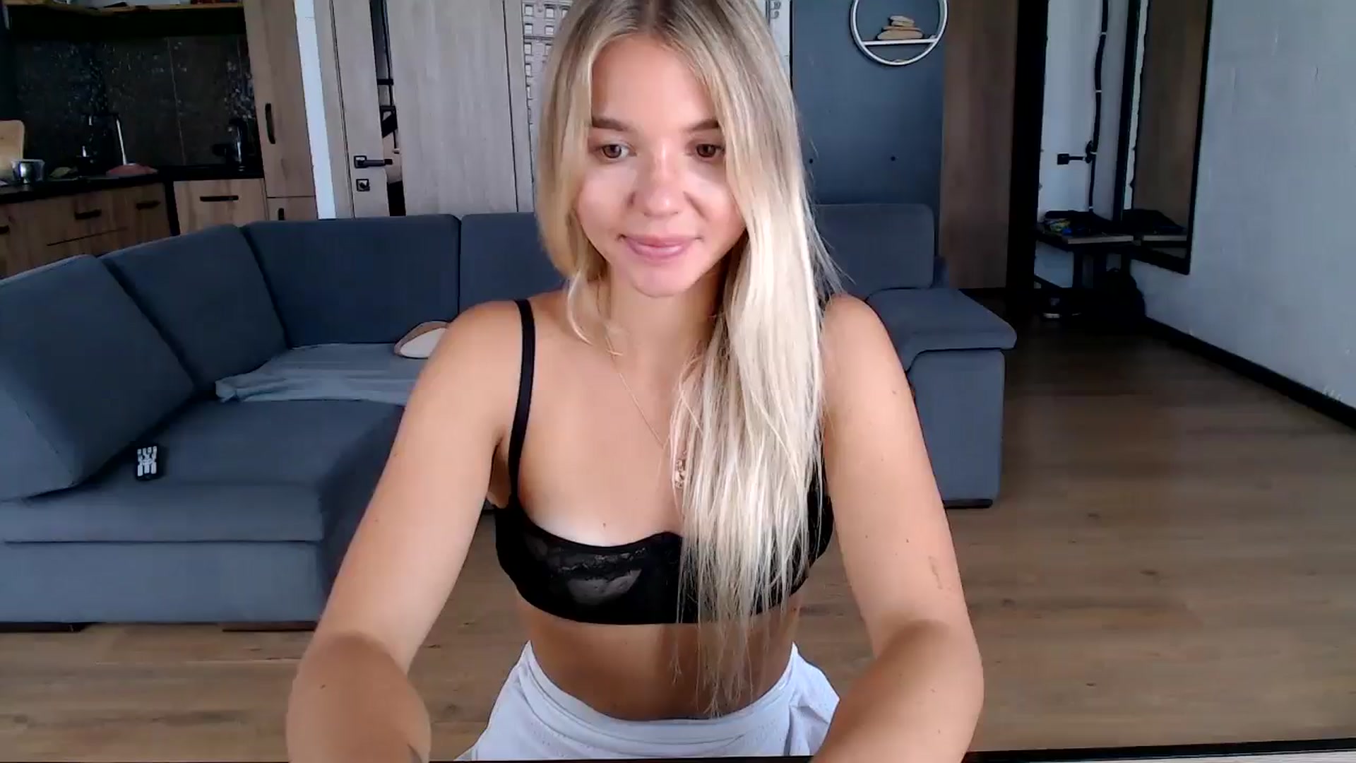 Gallery image thumbnail from Mollyluv1's myfreecams stream on, 09/03/2025, 09:31 image 18 of 20