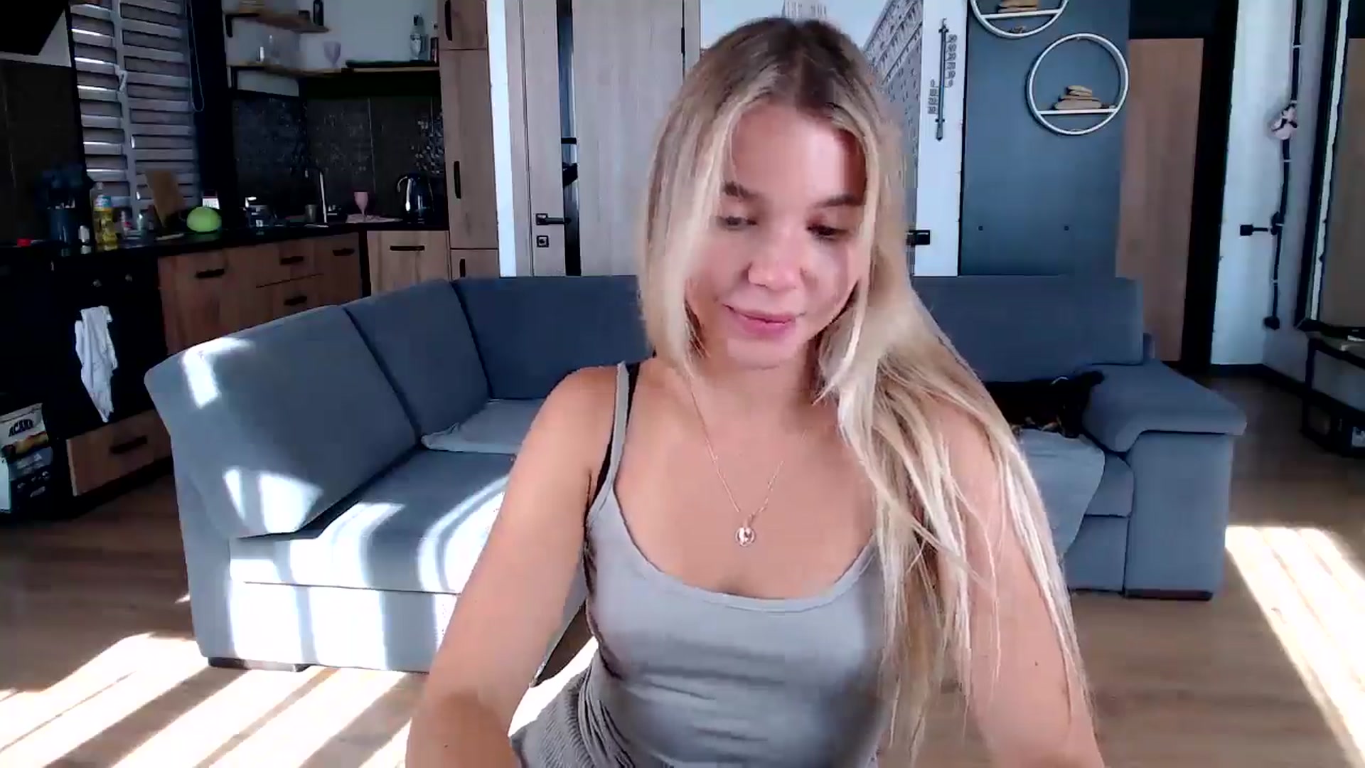 Gallery image thumbnail from Mollyluv1's myfreecams stream on, 09/12/2025, 12:27 image 12 of 20