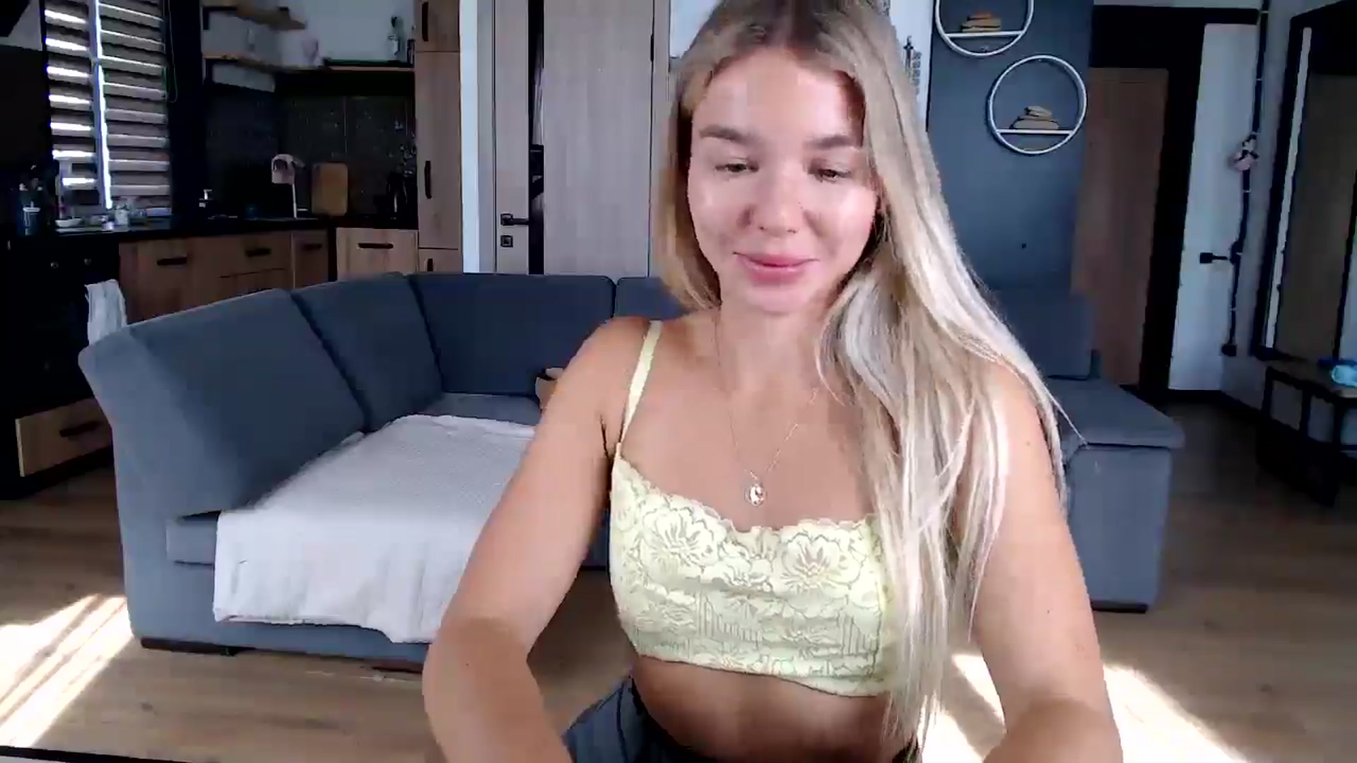 Gallery image thumbnail from Mollyluv1's myfreecams stream on, 09/17/2025, 11:09 image 11 of 20