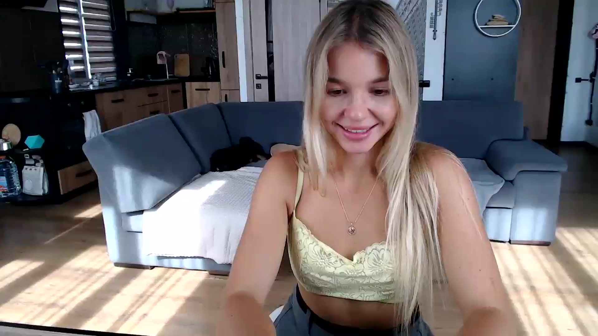 Gallery image thumbnail from Mollyluv1's myfreecams stream on, 09/17/2025, 12:47 image 5 of 20