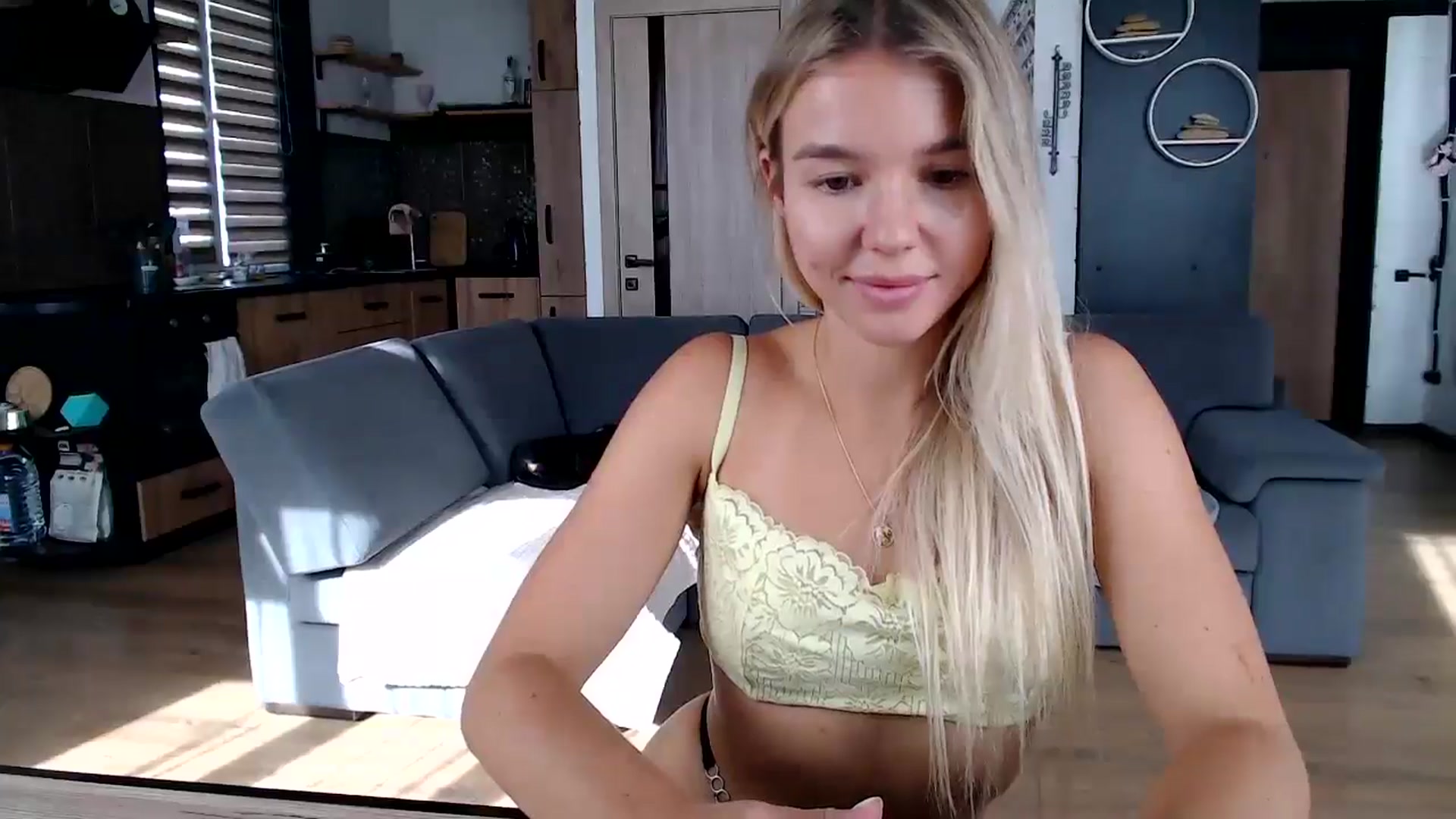 Gallery image thumbnail from Mollyluv1's myfreecams stream on, 09/17/2025, 12:47 image 19 of 20