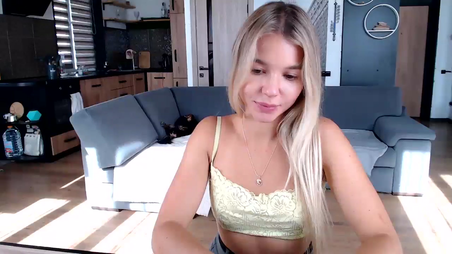 Gallery image thumbnail from Mollyluv1's myfreecams stream on, 09/17/2025, 12:47 image 9 of 20