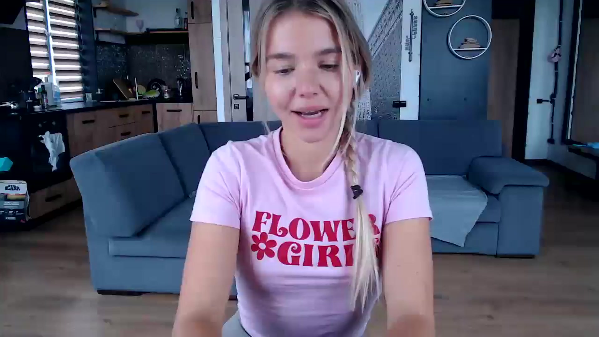 Gallery image thumbnail from Mollyluv1's myfreecams stream on, 09/26/2025, 10:10 image 19 of 20