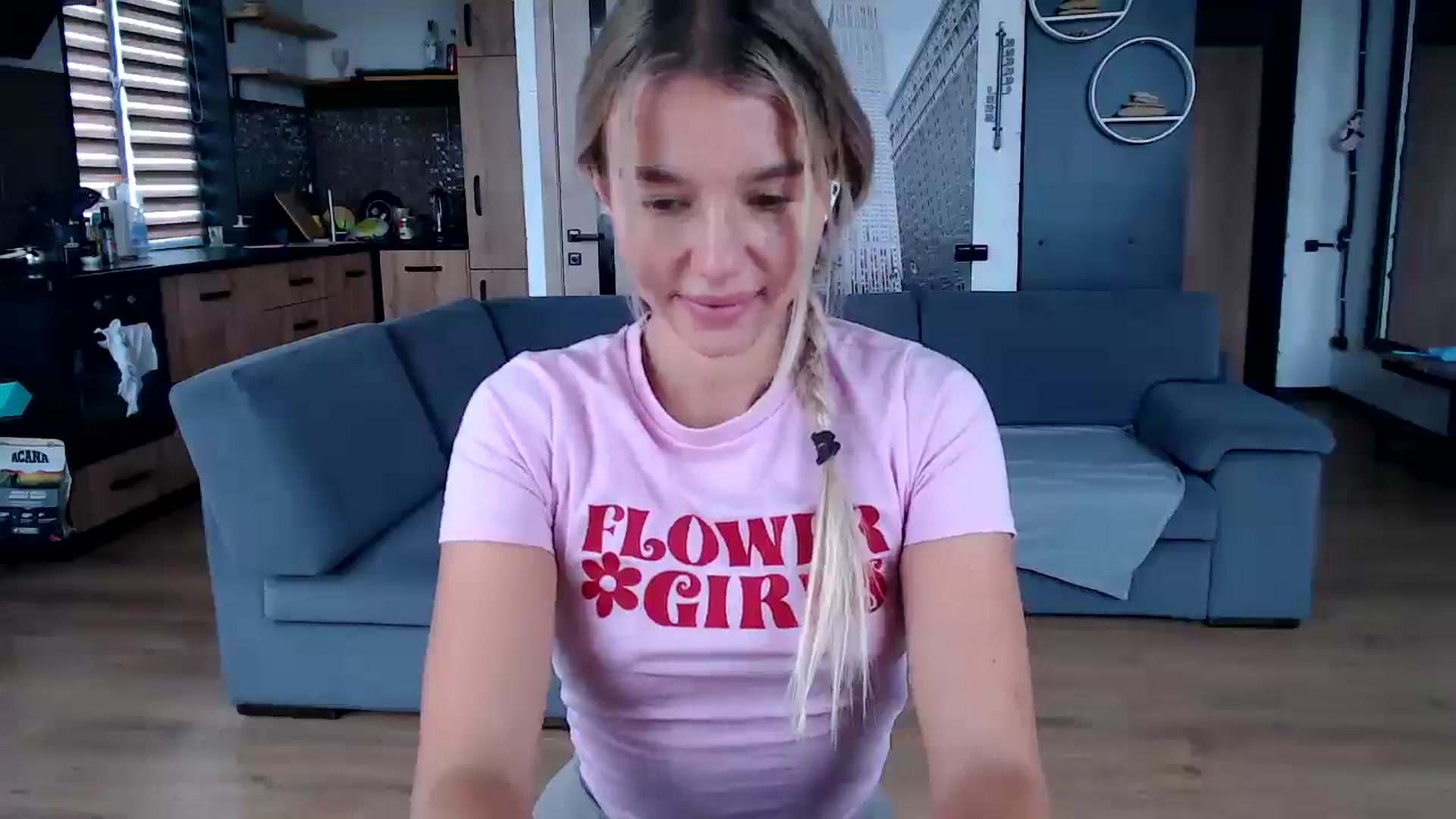 Gallery image thumbnail from Mollyluv1's myfreecams stream on, 09/26/2025, 10:10 image 17 of 20