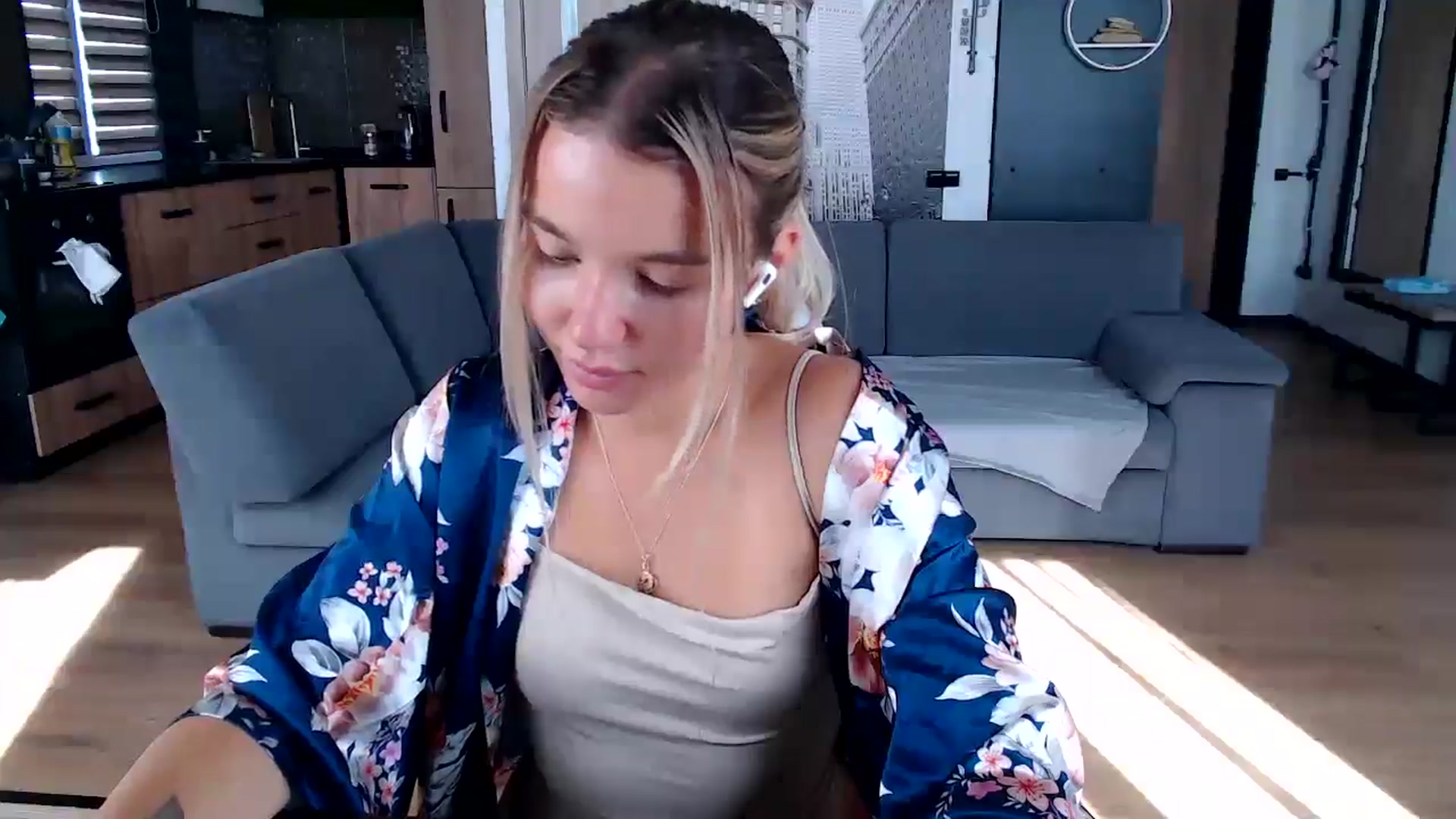 Gallery image thumbnail from Mollyluv1's myfreecams stream on, 09/27/2025, 12:02 image 3 of 20