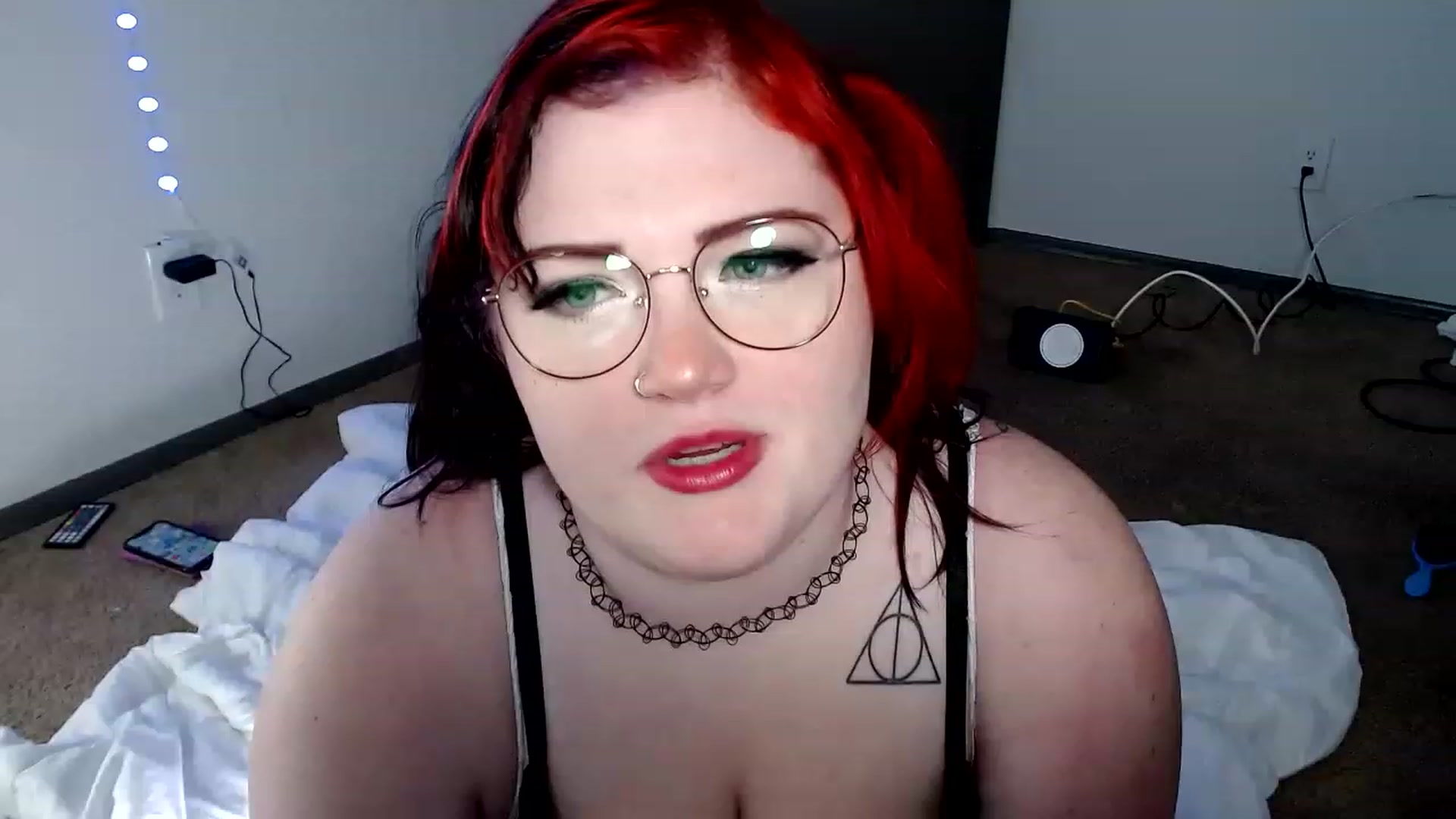 Gallery image thumbnail from MollyxMaybe's myfreecams stream on, 11/27/2022, 18:09 image 10 of 20
