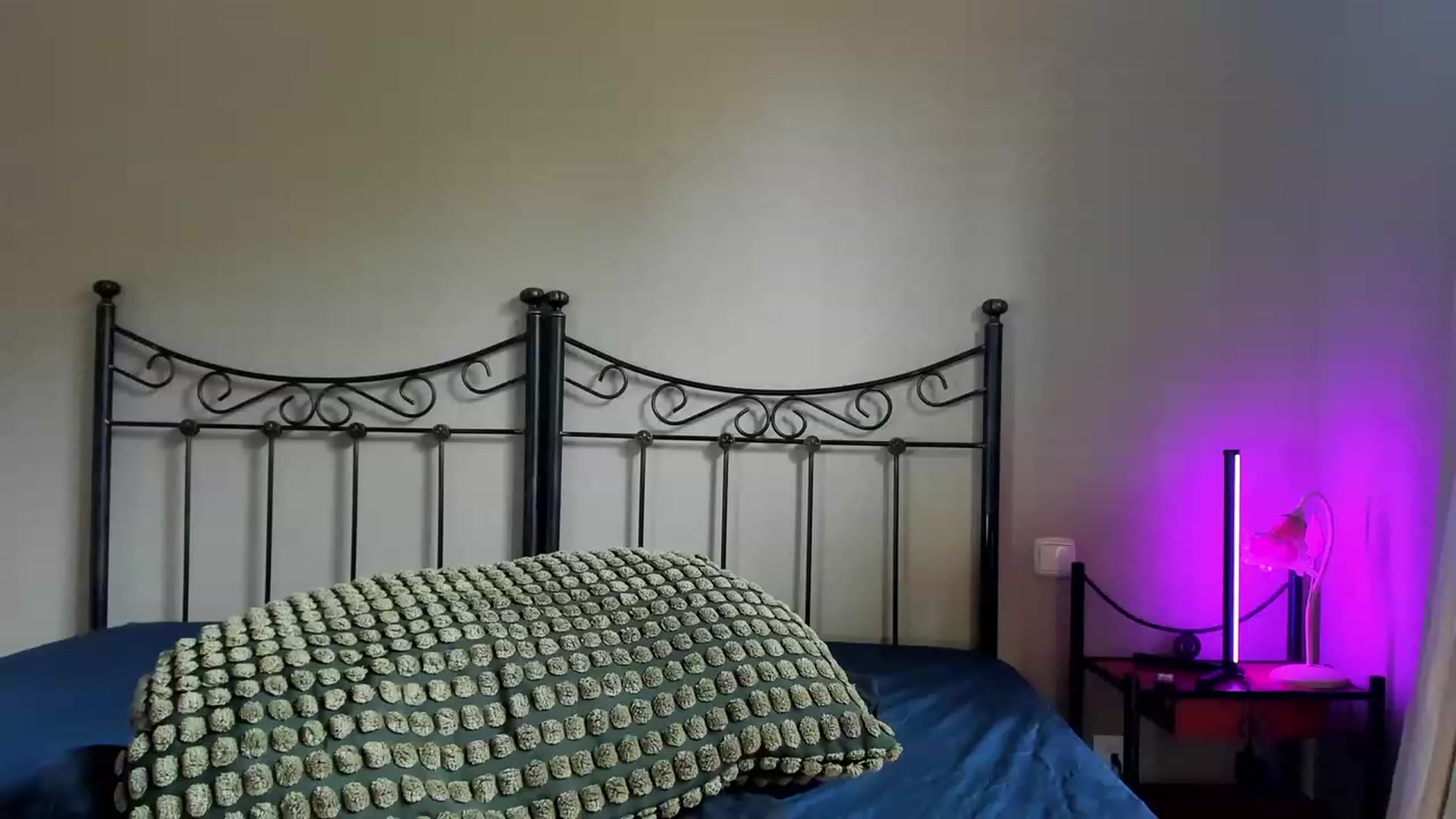 Gallery image thumbnail from Molywatson's myfreecams stream on, 11/28/2023, 12:42 image 4 of 20