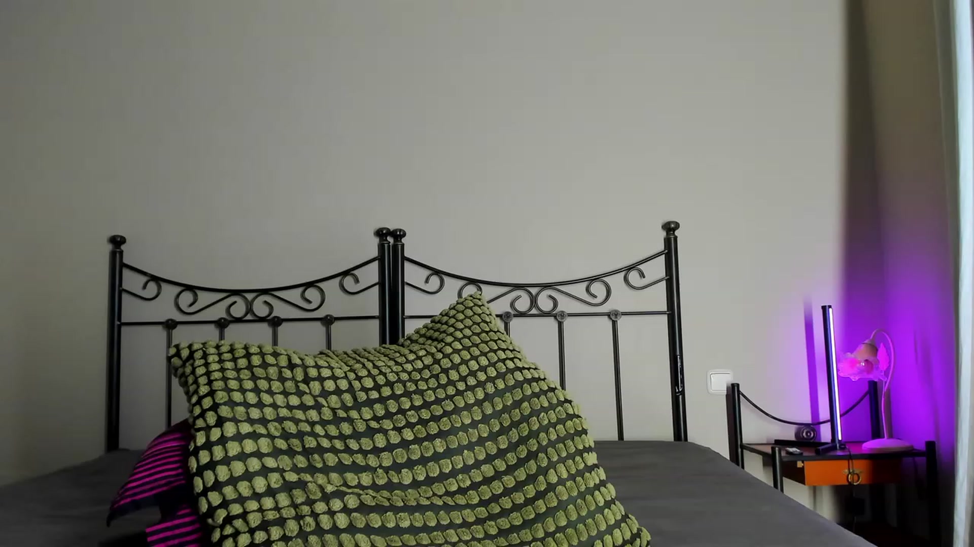 Gallery image thumbnail from Molywatson's myfreecams stream on, 12/13/2023, 11:56 image 2 of 20