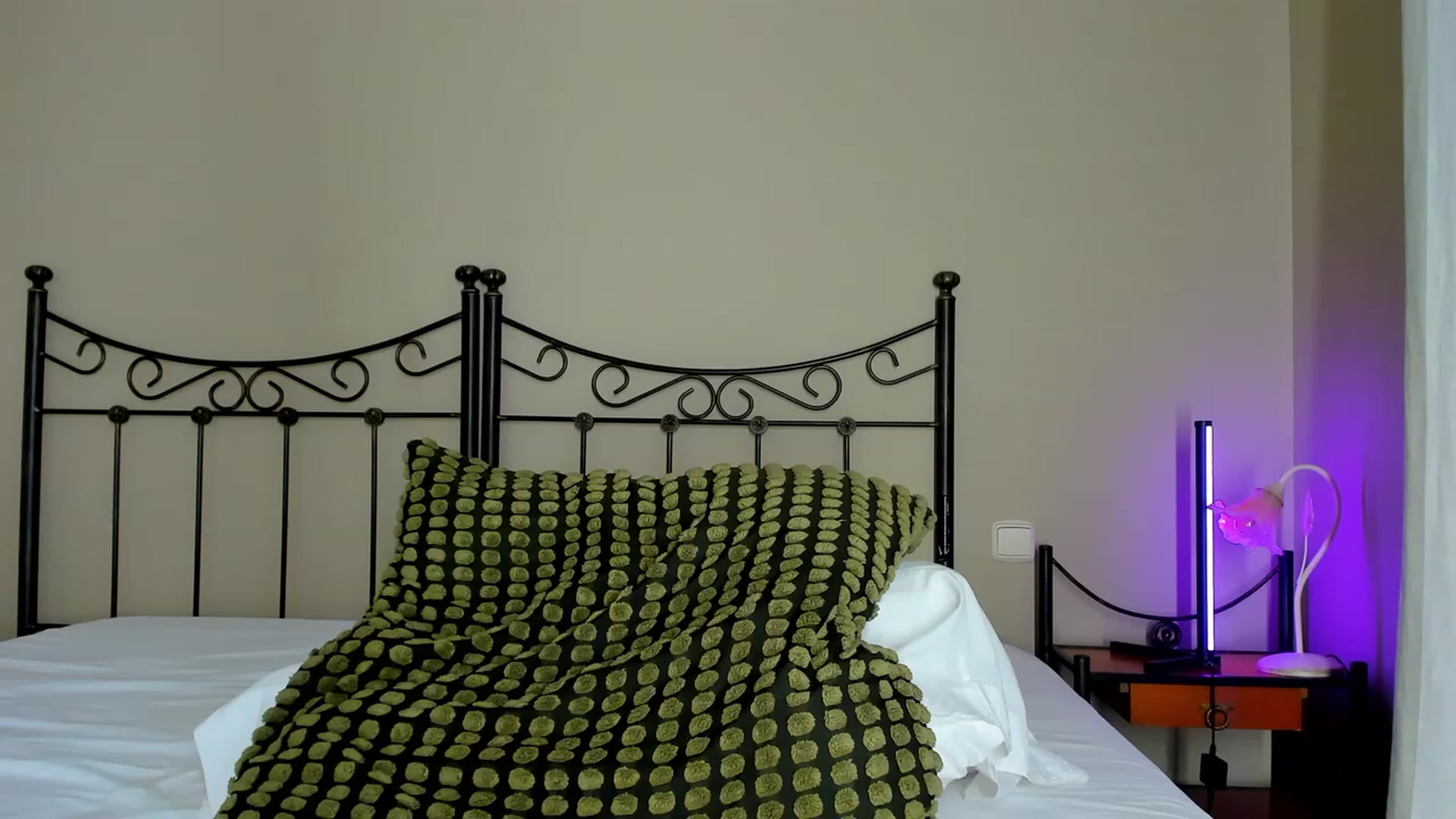 Gallery image thumbnail from Molywatson's myfreecams stream on, 02/17/2024, 12:40 image 2 of 20