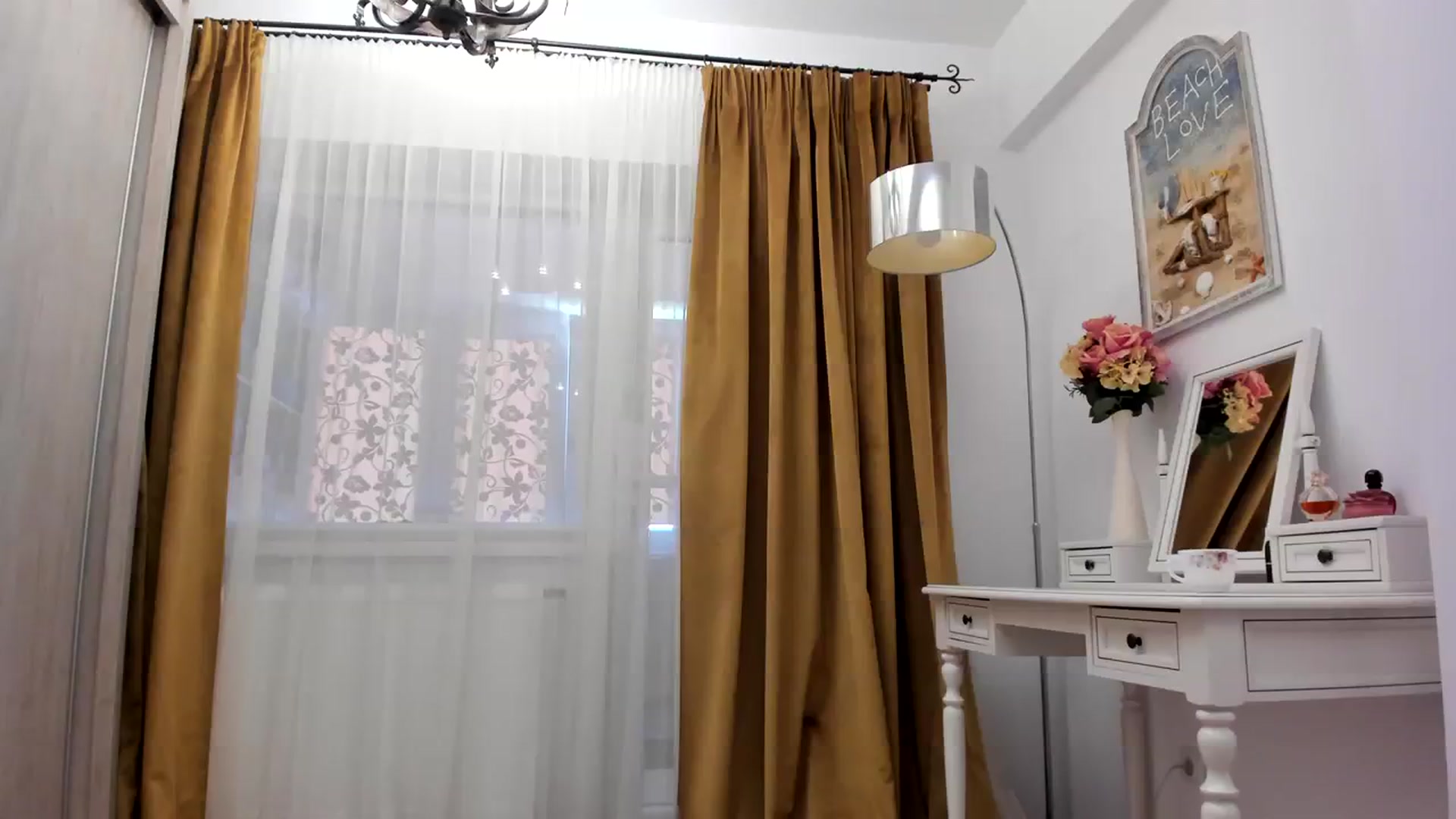 Gallery image thumbnail from Mom_of_two's myfreecams stream on, 07/24/2023, 07:07 image 7 of 20