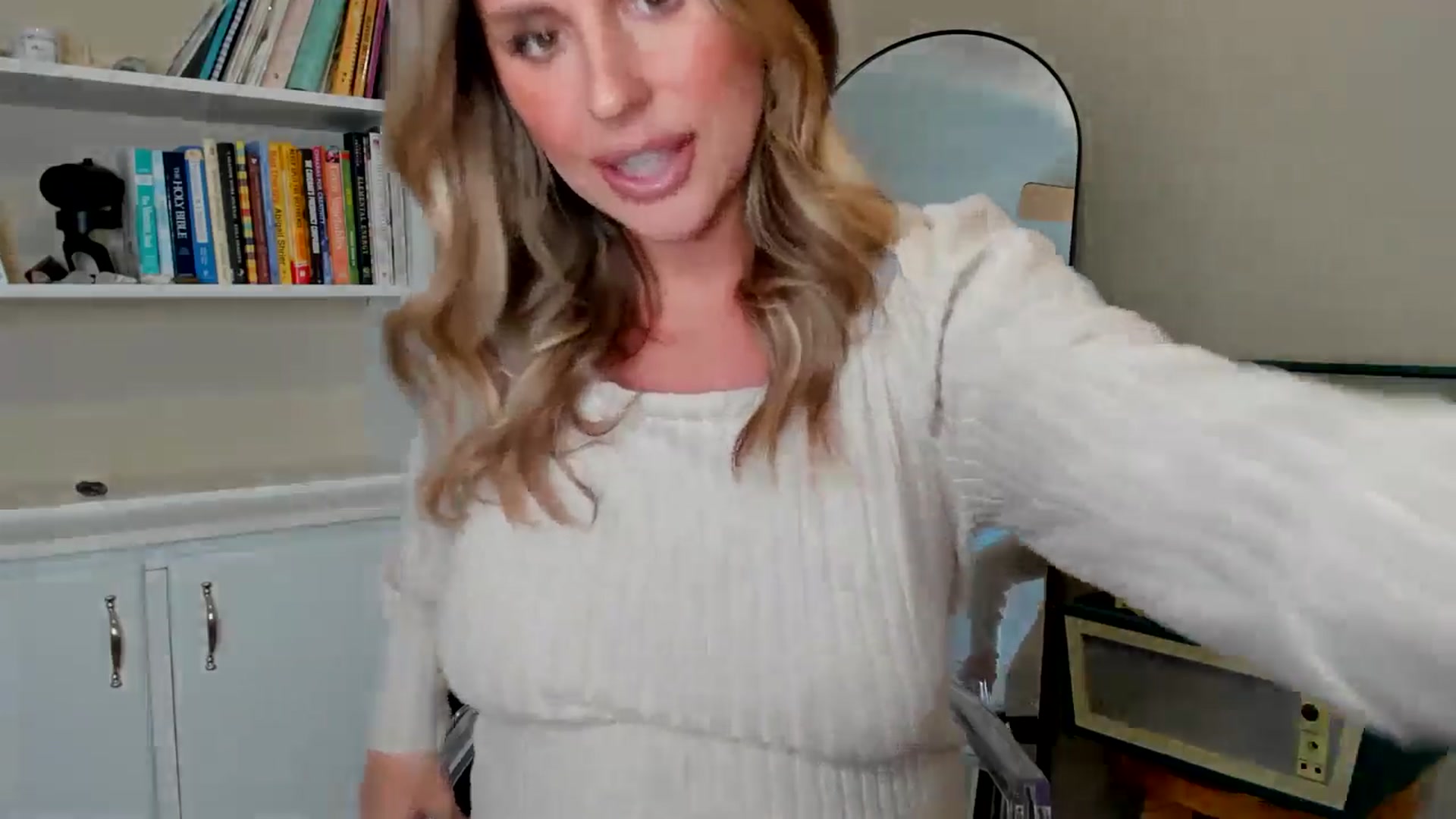 Gallery image thumbnail from Mommy's myfreecams stream on, 01/02/2025, 22:10 image 8 of 20