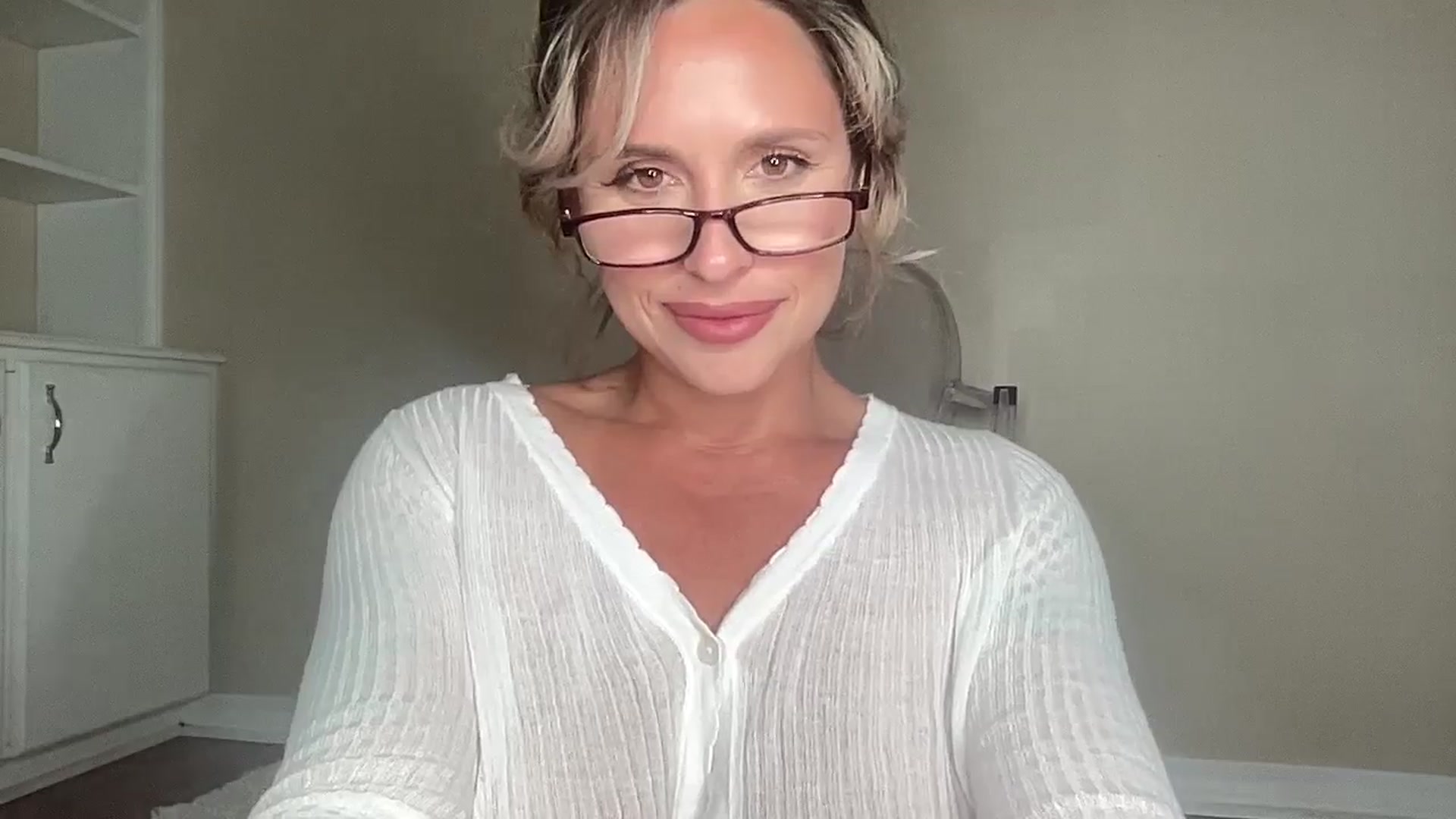 Gallery image thumbnail from Mommy's myfreecams stream on, 07/31/2025, 03:53 image 7 of 20
