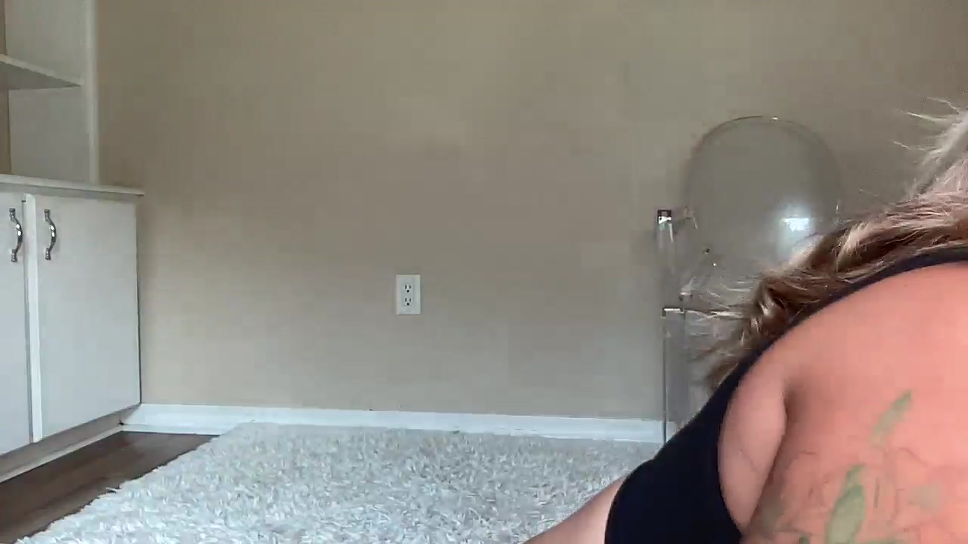 Gallery image thumbnail from Mommy's myfreecams stream on, 08/03/2025, 20:00 image 18 of 20