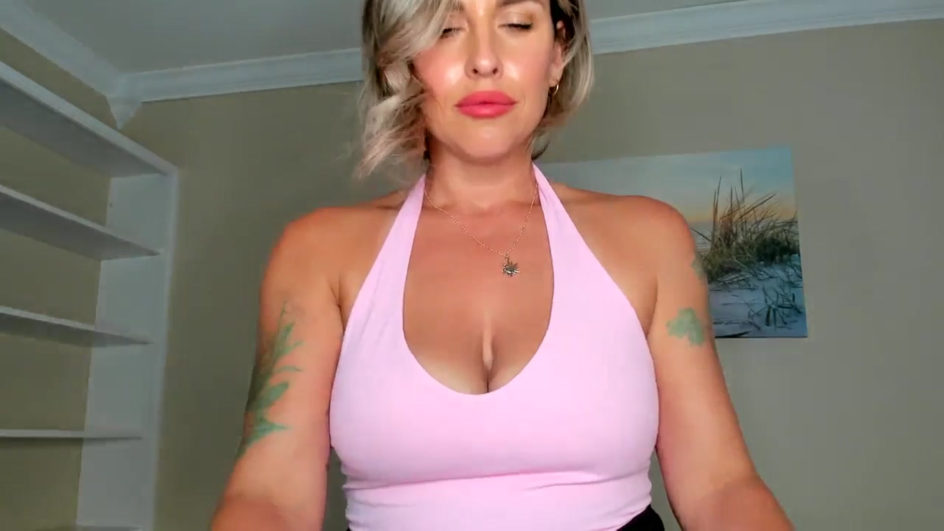 Gallery image thumbnail from Mommy's myfreecams stream on, 08/23/2025, 24:00 image 14 of 20