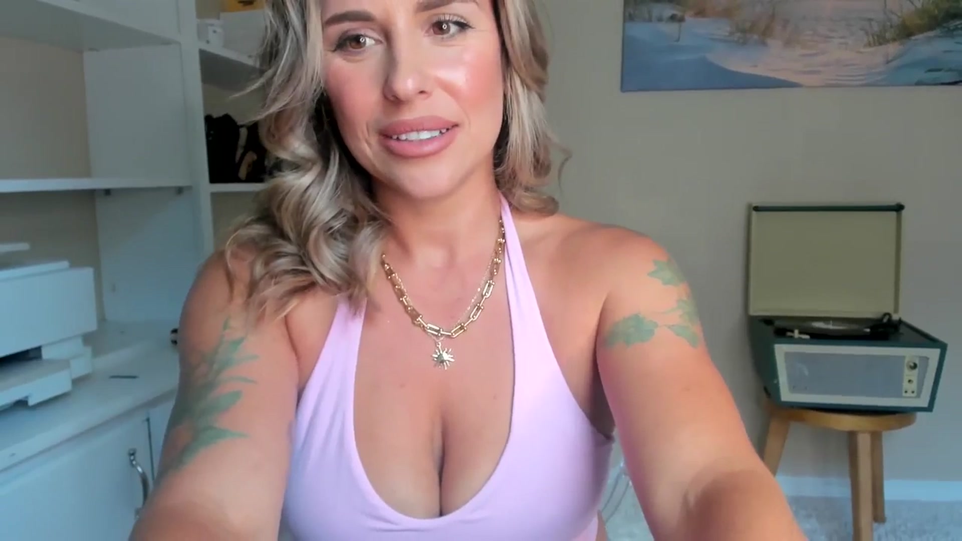 Gallery image thumbnail from Mommy's myfreecams stream on, 09/09/2025, 17:48 image 6 of 20