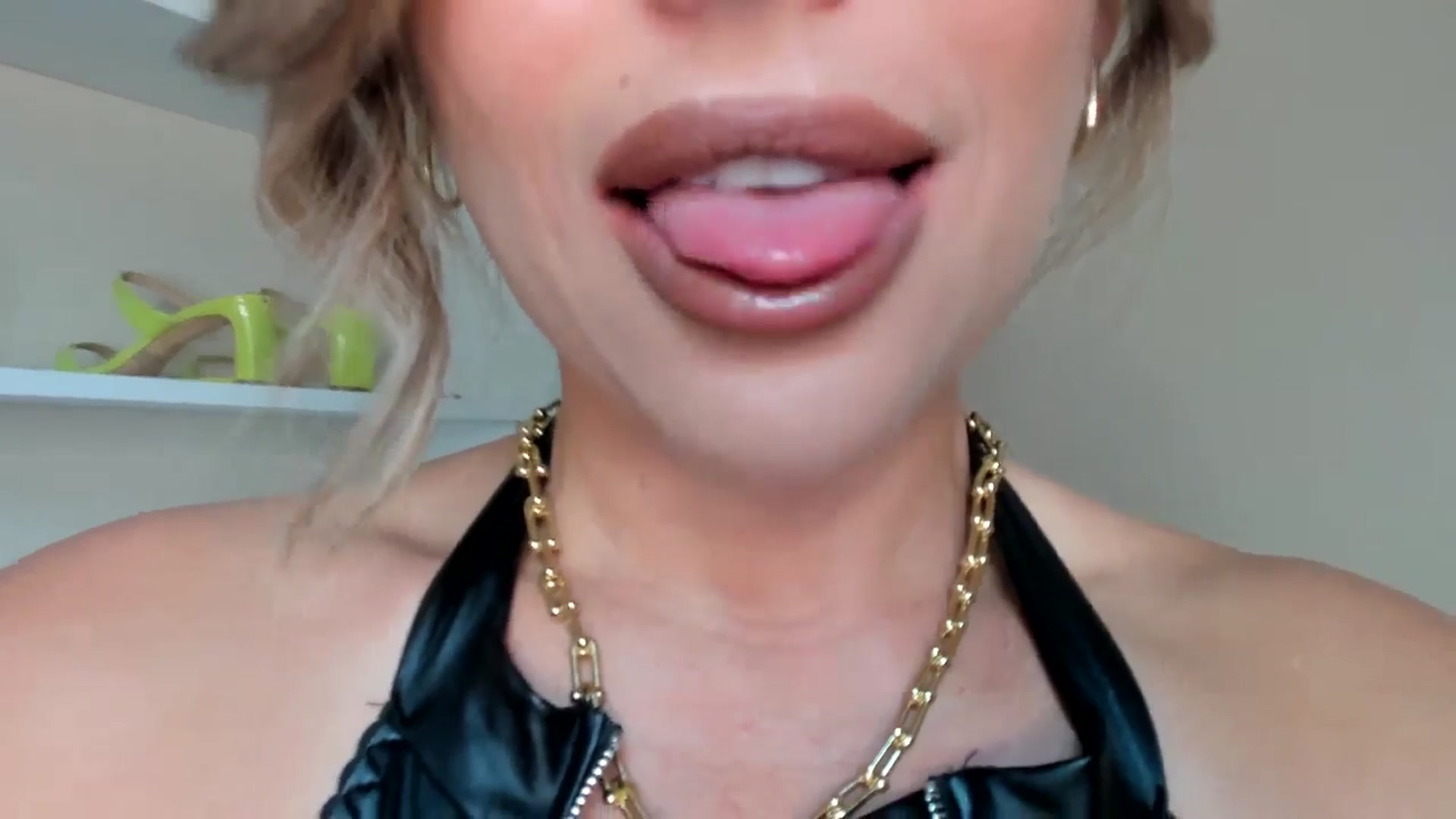 Gallery image thumbnail from Mommy's myfreecams stream on, 09/26/2025, 14:56 image 12 of 20