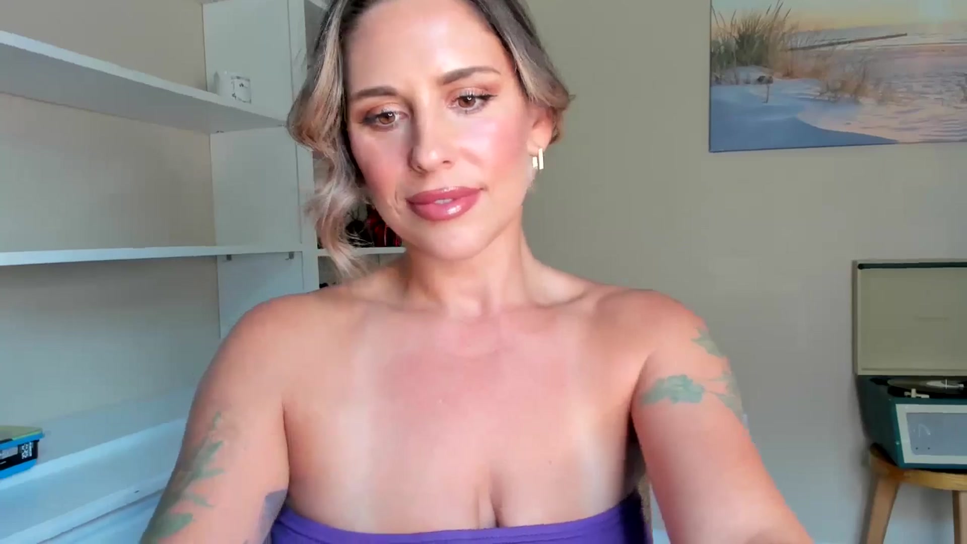 Gallery image thumbnail from Mommy's myfreecams stream on, 09/30/2025, 19:27 image 7 of 20