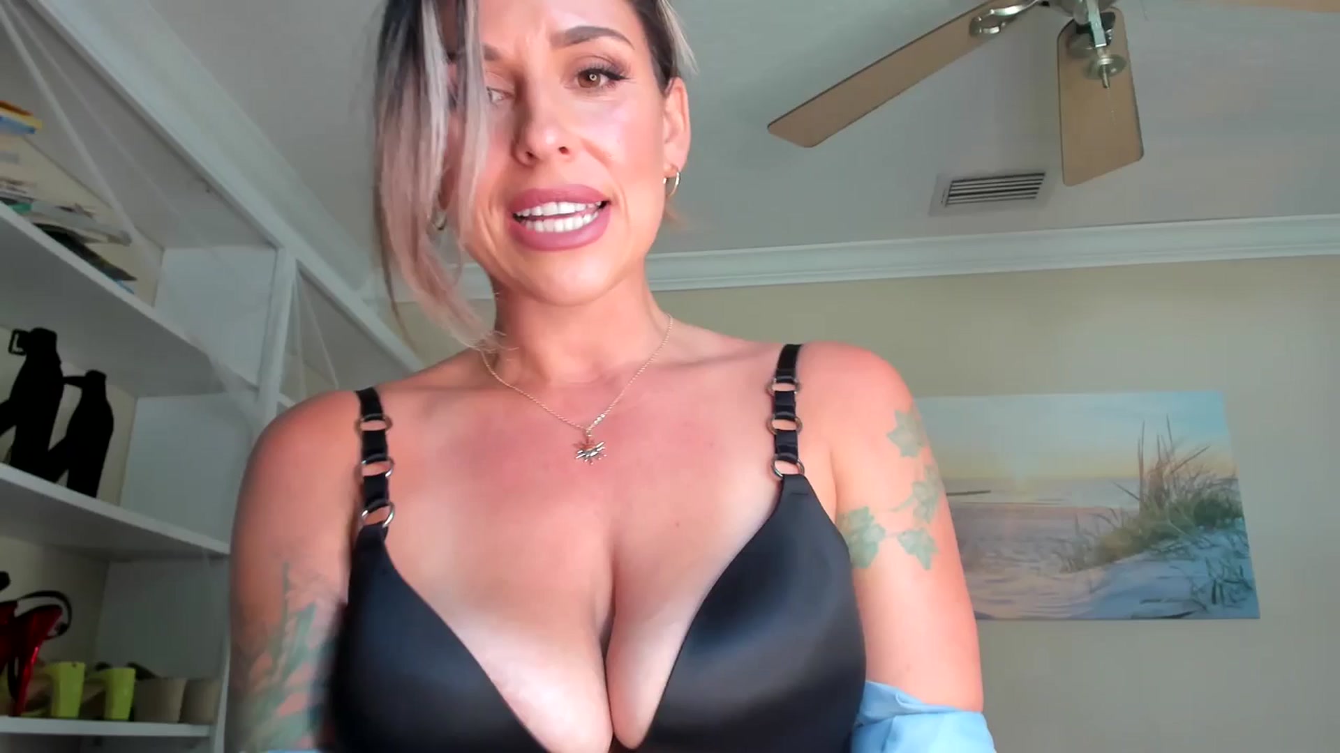 Gallery image thumbnail from Mommy's myfreecams stream on, 10/17/2025, 17:56 image 17 of 20