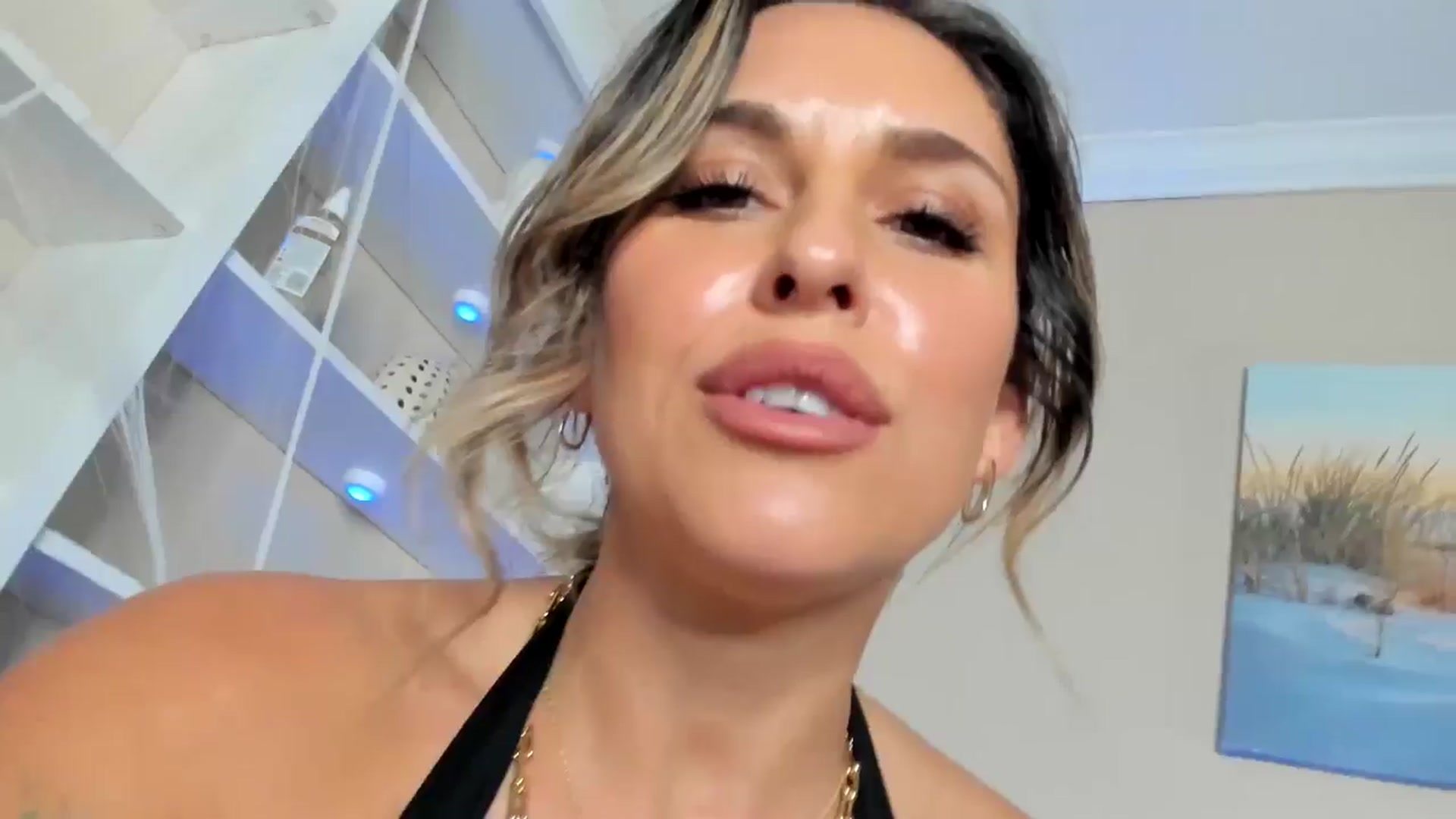 Gallery image thumbnail from Mommy's myfreecams stream on, 10/26/2025, 19:04 image 11 of 20