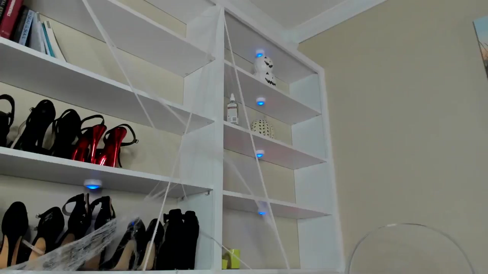 Gallery image thumbnail from Mommy's myfreecams stream on, 10/26/2025, 19:04 image 4 of 20