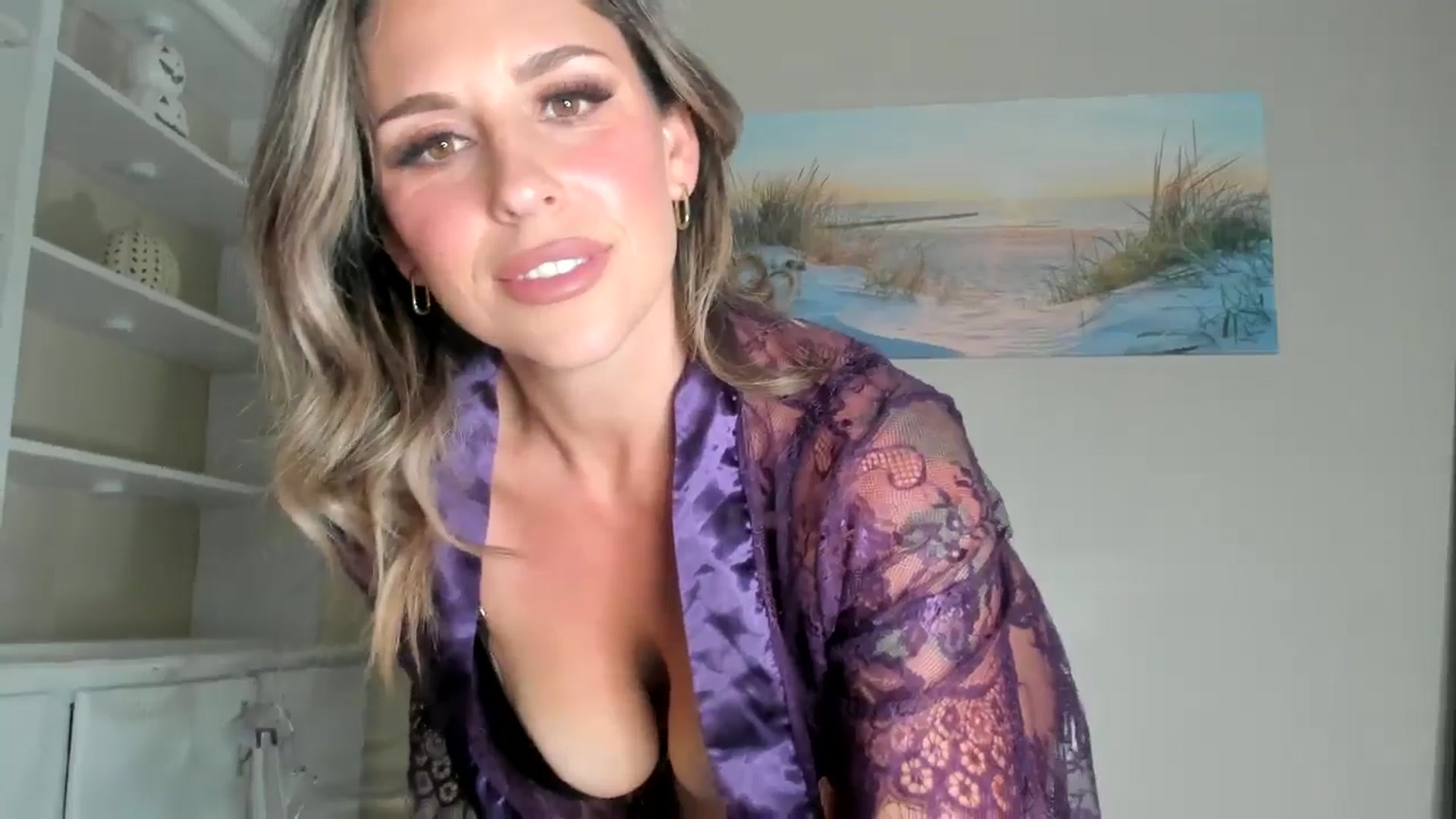 Gallery image thumbnail from Mommy's myfreecams stream on, 11/04/2025, 23:34 image 3 of 20
