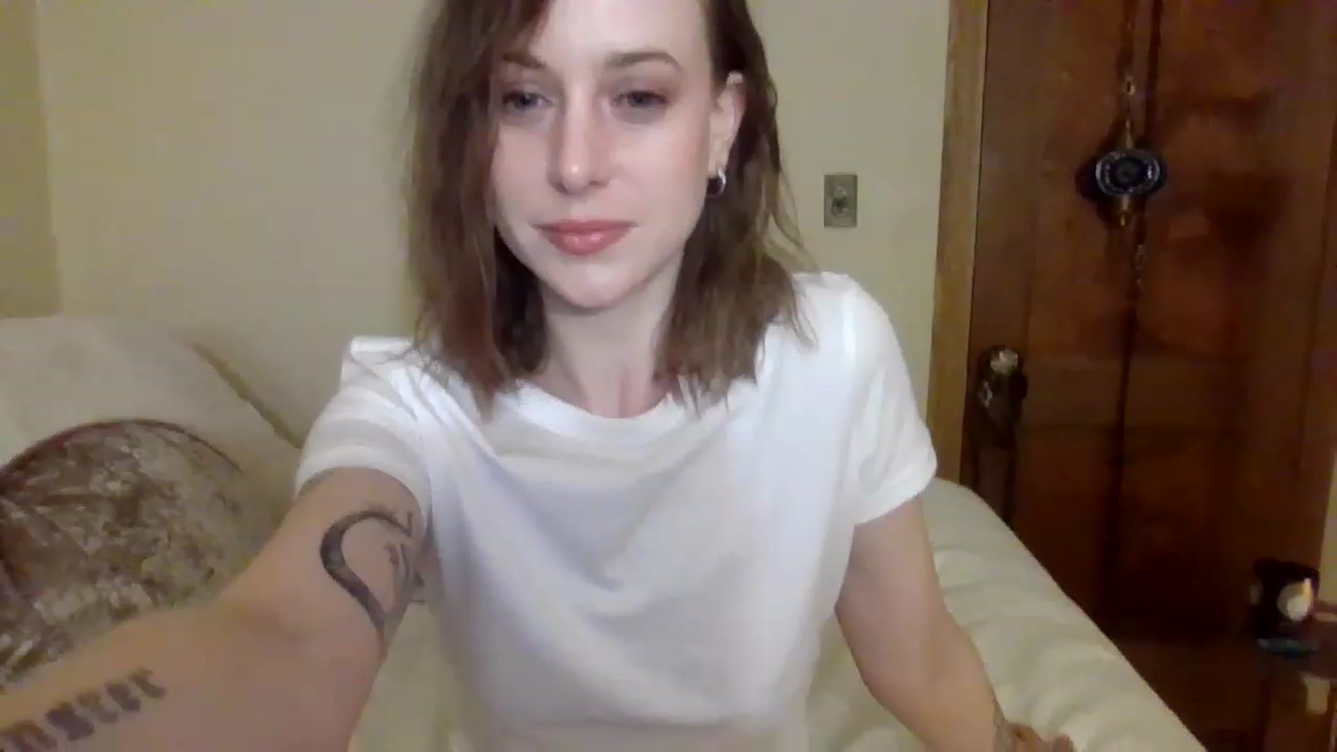 Gallery image thumbnail from MommyWolf's myfreecams stream on, 04/14/2023, 11:55 image 6 of 20