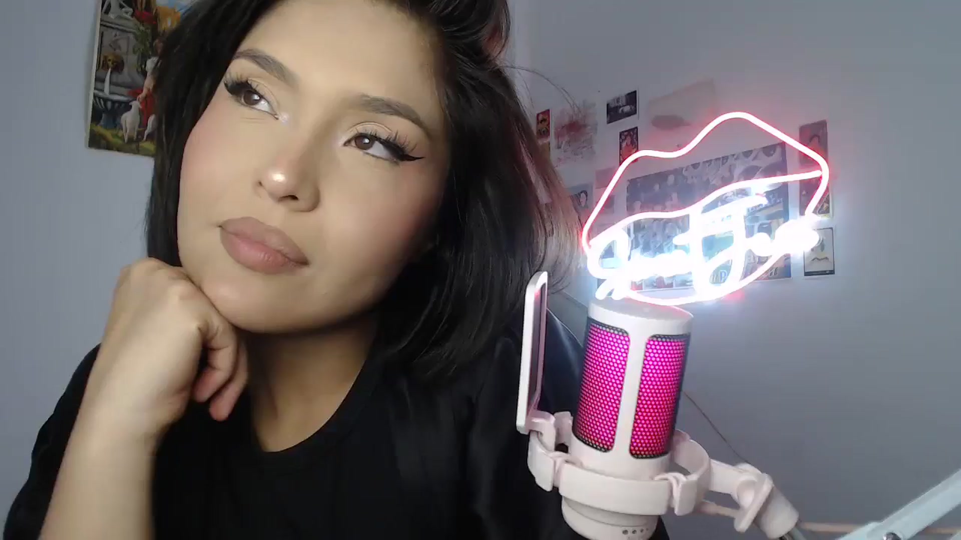 Gallery image thumbnail from Mommy_jess1's myfreecams stream on, 08/16/2025, 10:00 image 19 of 20