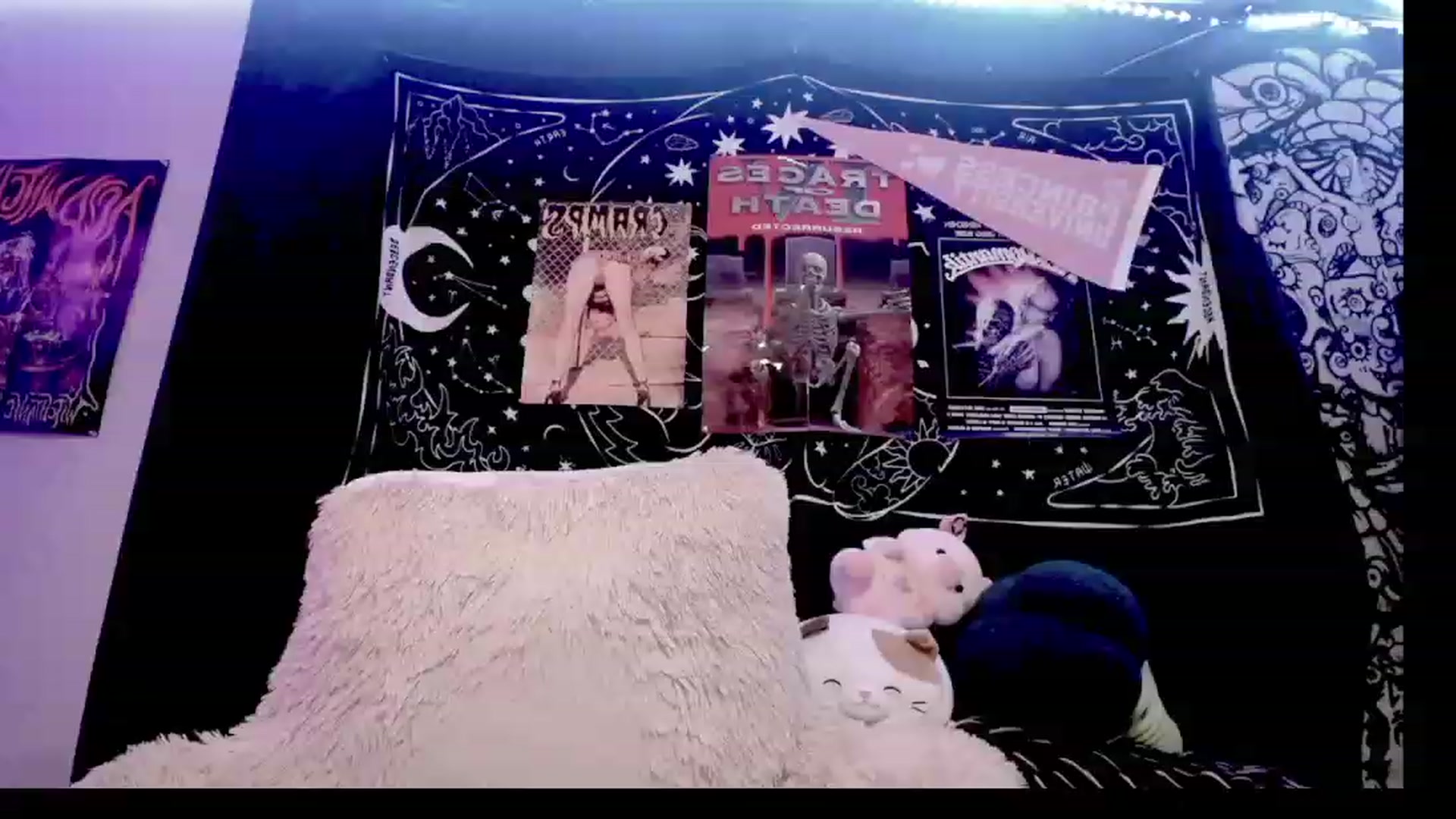 Gallery image thumbnail from MomsLilMonstr's myfreecams stream on, 02/12/2023, 04:49 image 11 of 20