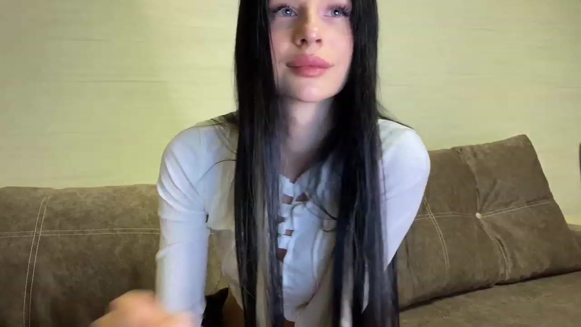 Gallery image thumbnail from Mon_cute's myfreecams stream on, 09/01/2023, 13:28 image 19 of 20